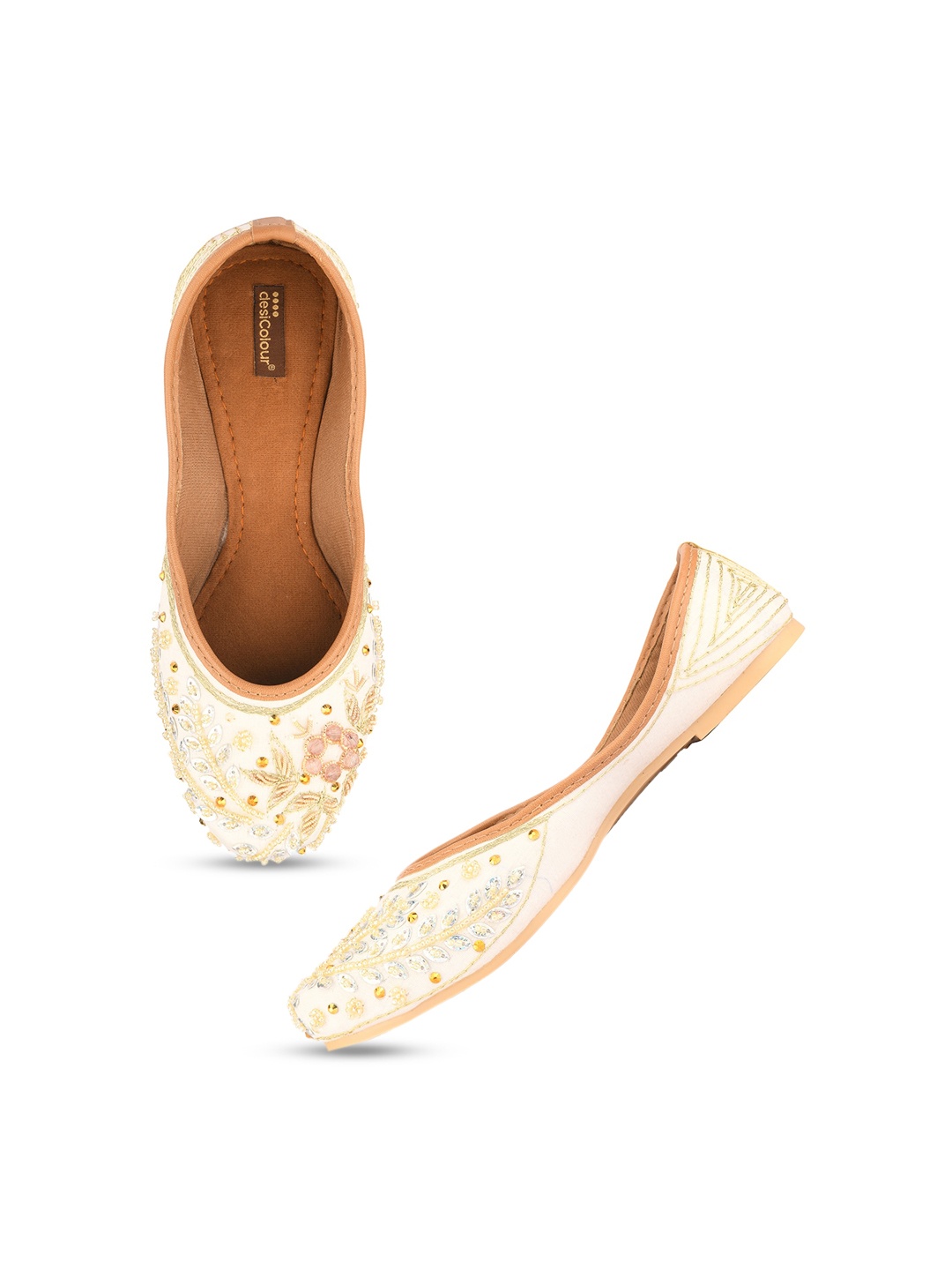 

DESI COLOUR Embellished Ethnic Mojaris, White