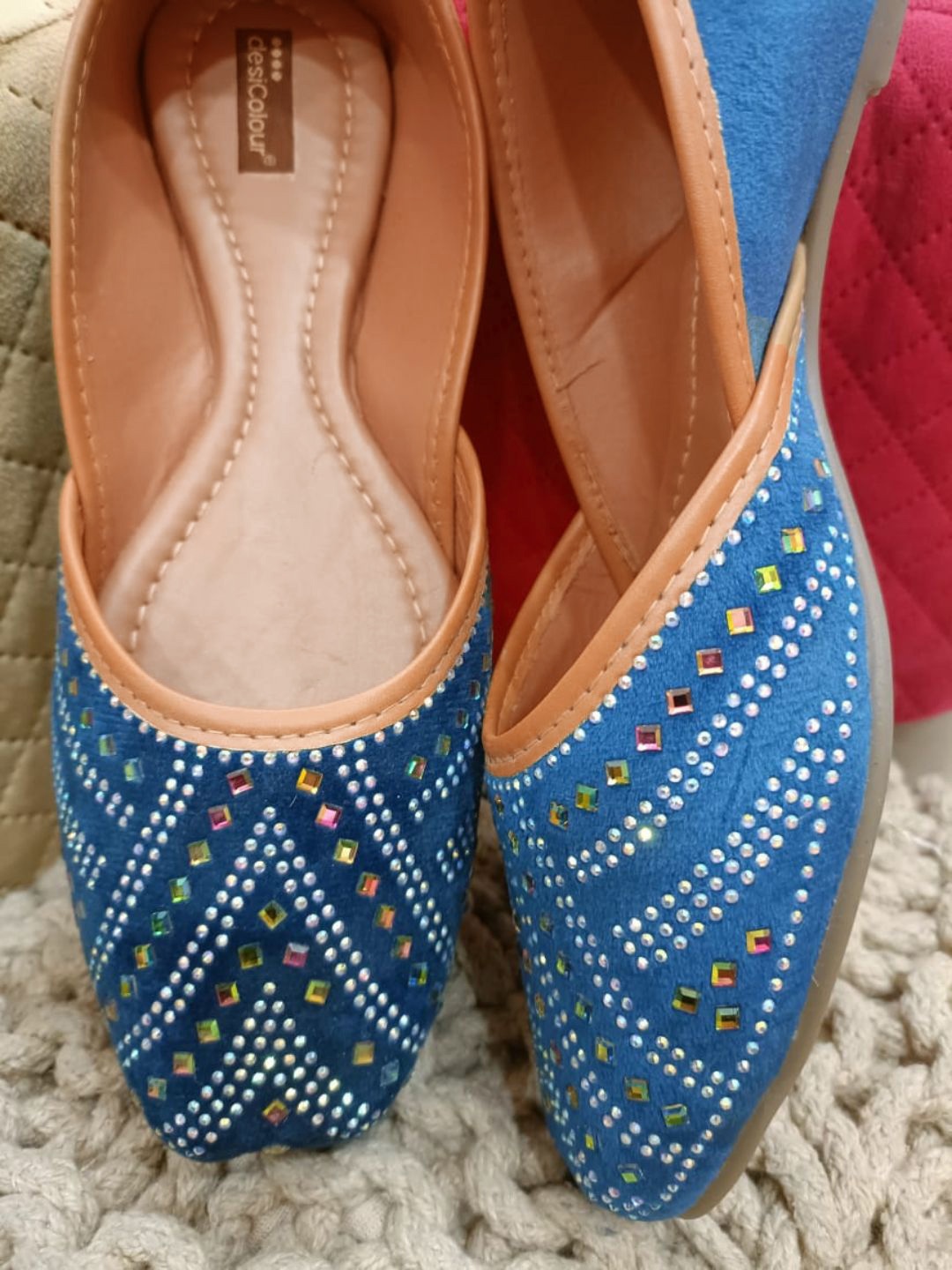 

DESI COLOUR Embellished Ethnic Mojaris, Blue