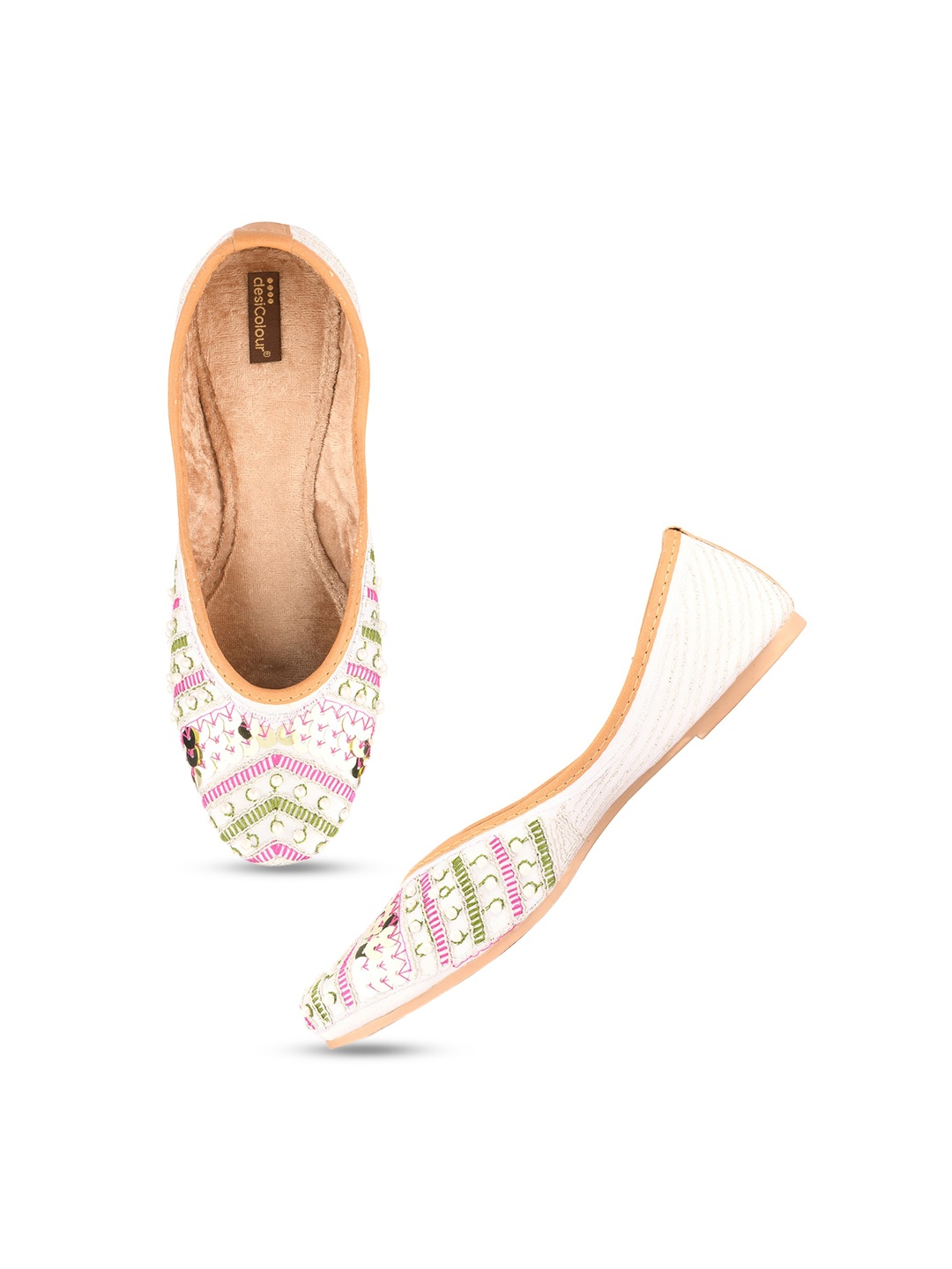

DESI COLOUR Embellished Ethnic Mojaris, White