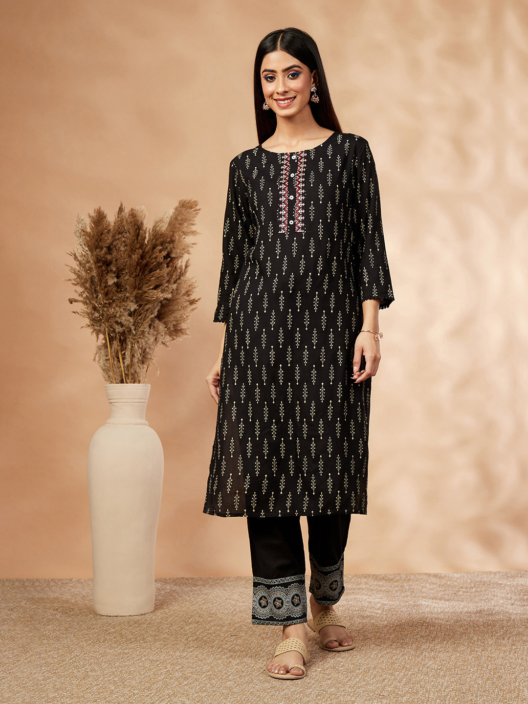 

IMARA Ethnic Motifs Straight Kurta, Black