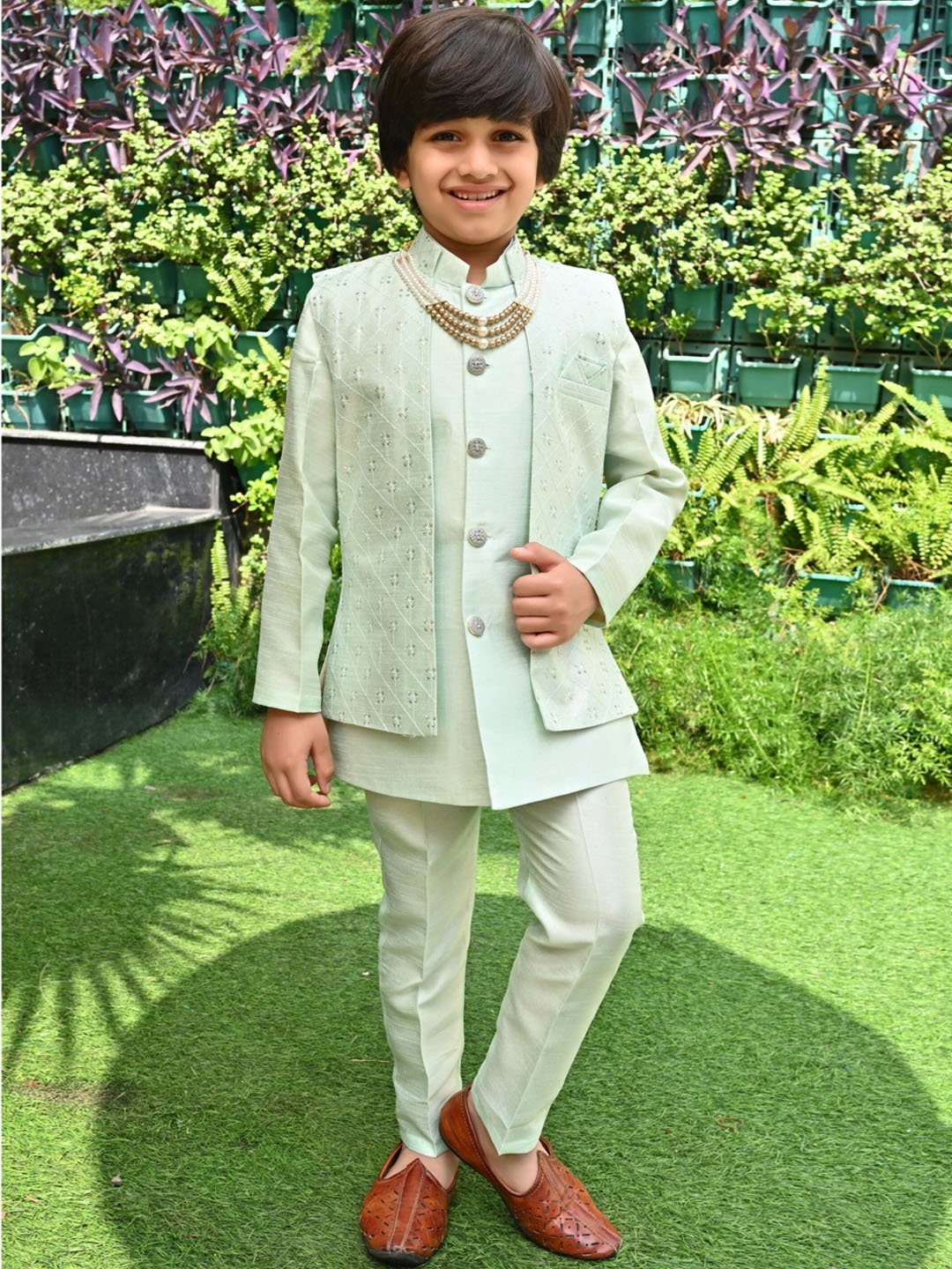 

ahhaaaa Boys Embroidered Mandarin Collar Sherwani Set, Green