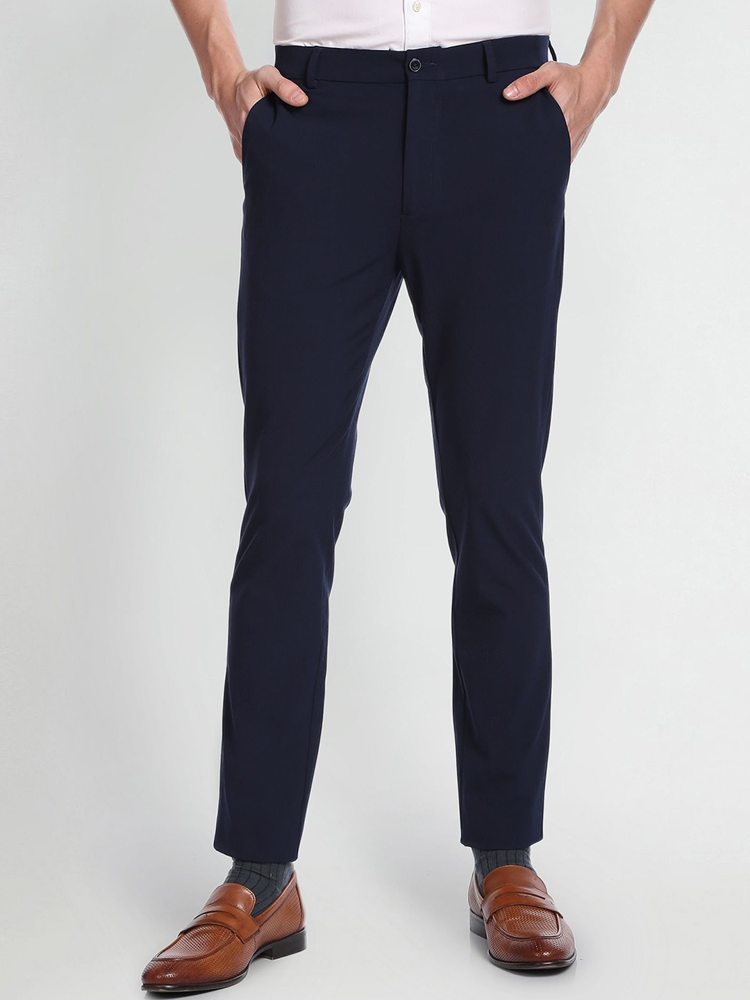 

Arrow New York Men Mid-Rise Plain Slim Fit Formal Trousers, Navy blue
