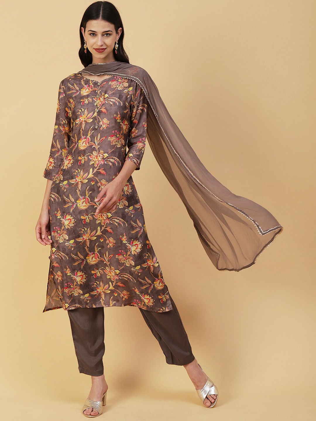 

FASHOR Taupe & Orange Floral Printed Regular Kurta With Trousers & Dupatta