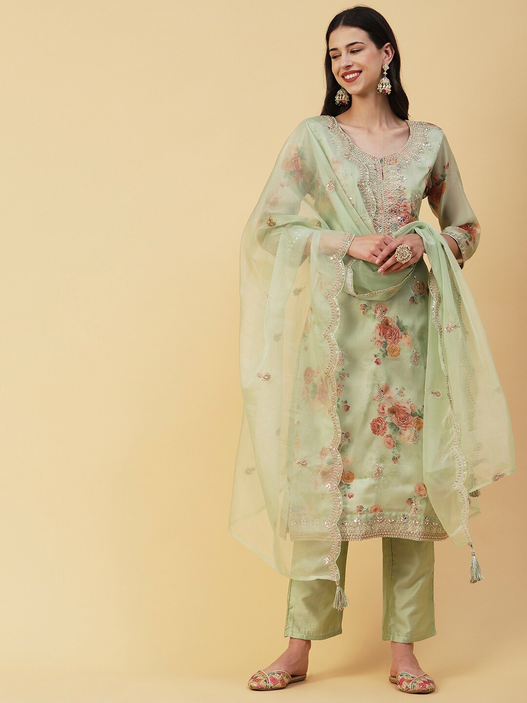 

FASHOR Green & Orange Floral Printed Regular Kurta With Trousers & Dupatta