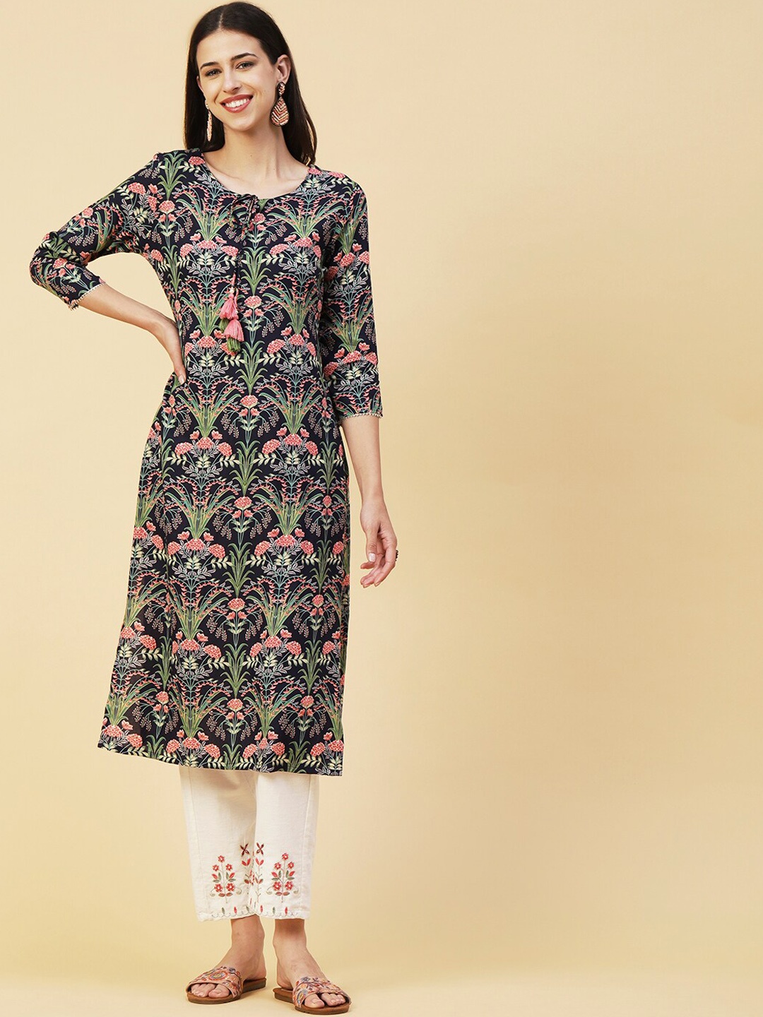 

FASHOR Navy Blue & Green Floral Printed Tie Up Neck Pure Cotton Kurta