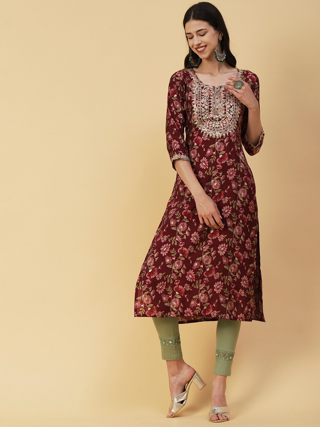 

FASHOR Maroon & Green Floral Printed Mirror Work Straight Kurta