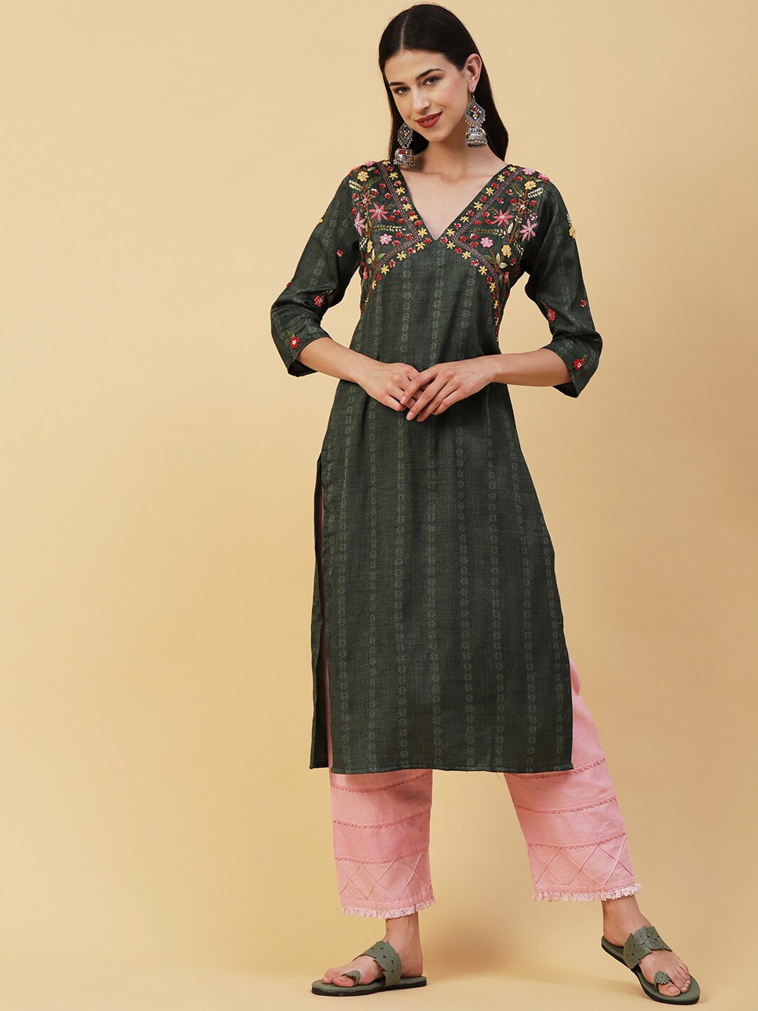 

FASHOR Olive Green & Pink Ethnic Motifs Yoke Design V Neck Thread Work Kurta