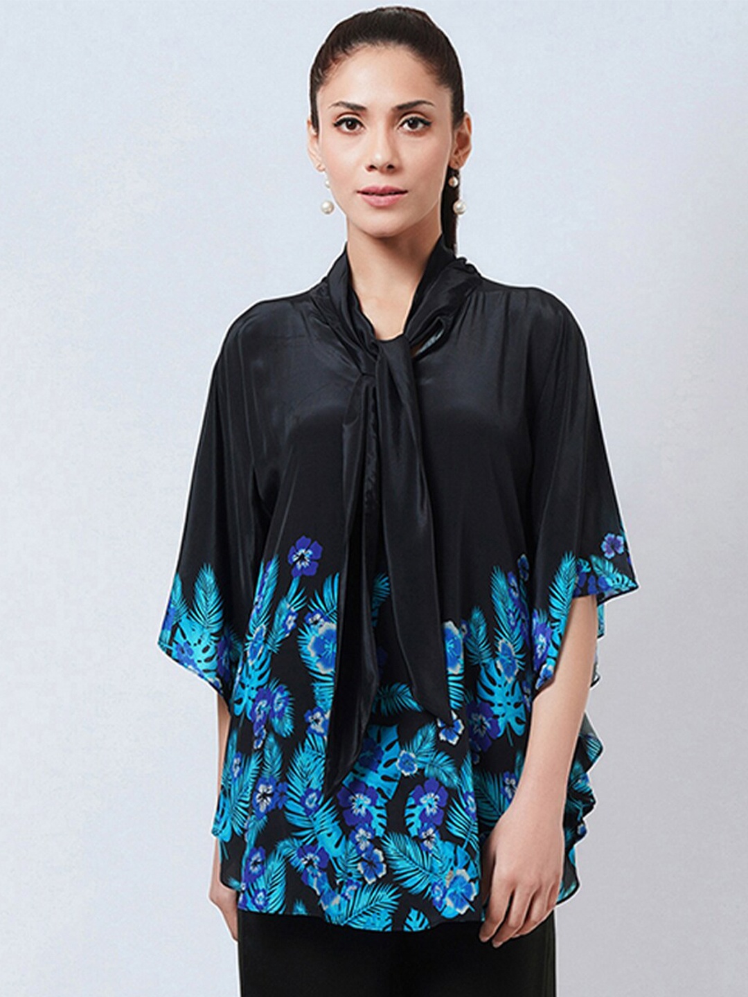 

First Resort by Ramola Bachchan Floral Printed Tie-Up Neck Kaftan Top, Black