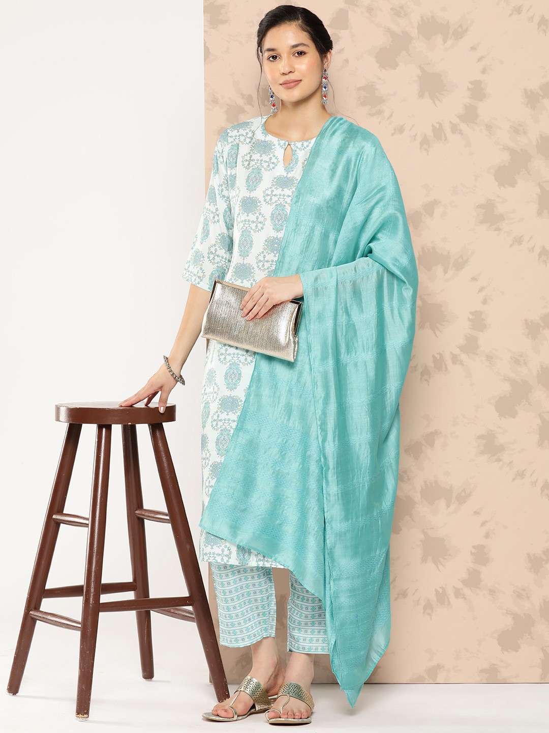 

Libas Floral Printed Regular Kurta with Trousers & With Dupatta, Sea green