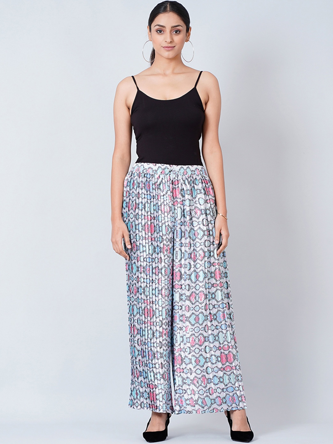 

First Resort by Ramola Bachchan Women Floral Printed Relaxed Trousers, Blue