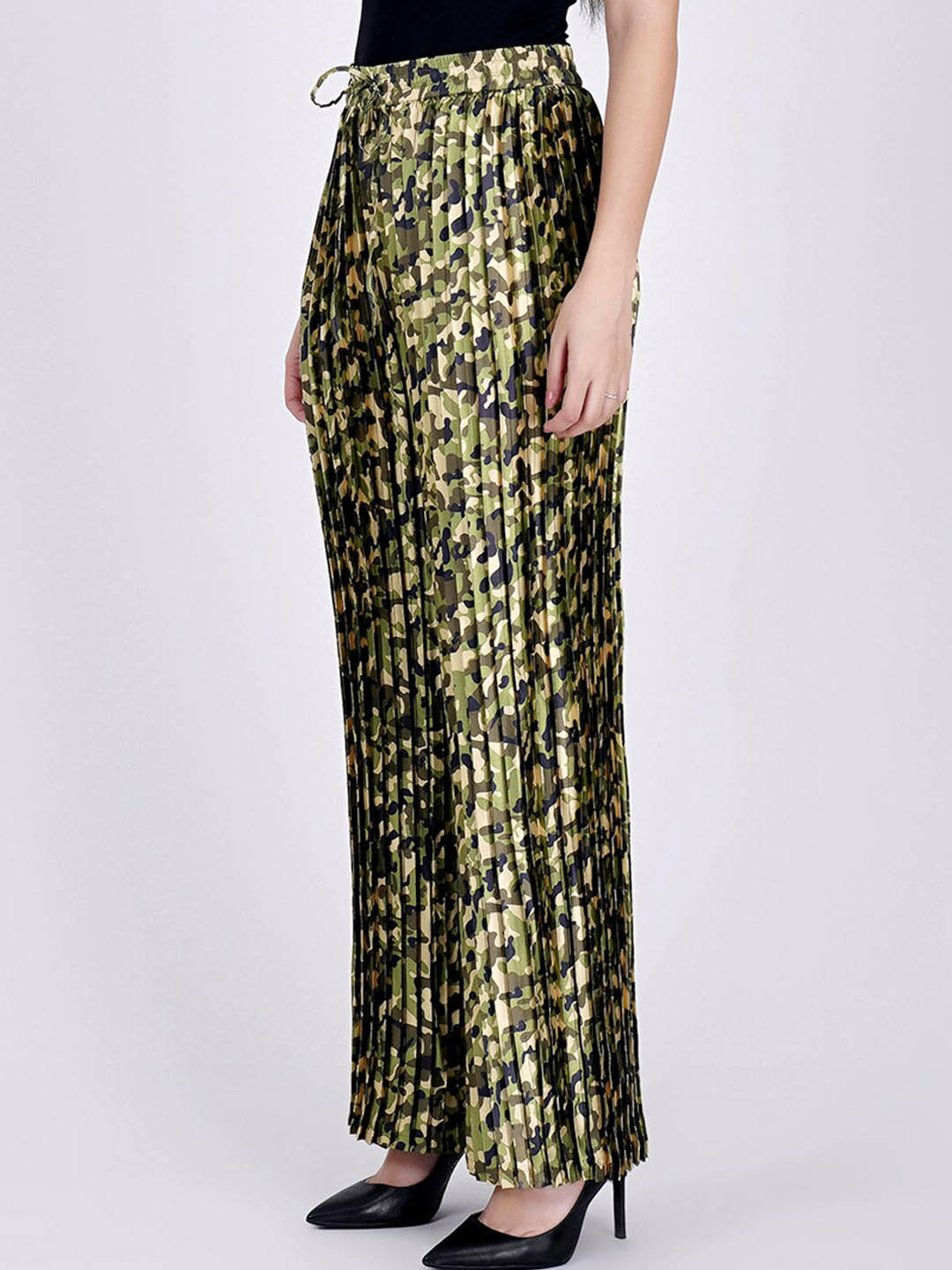 

First Resort by Ramola Bachchan Women Abstract Printed High Rise Palazzos, Green