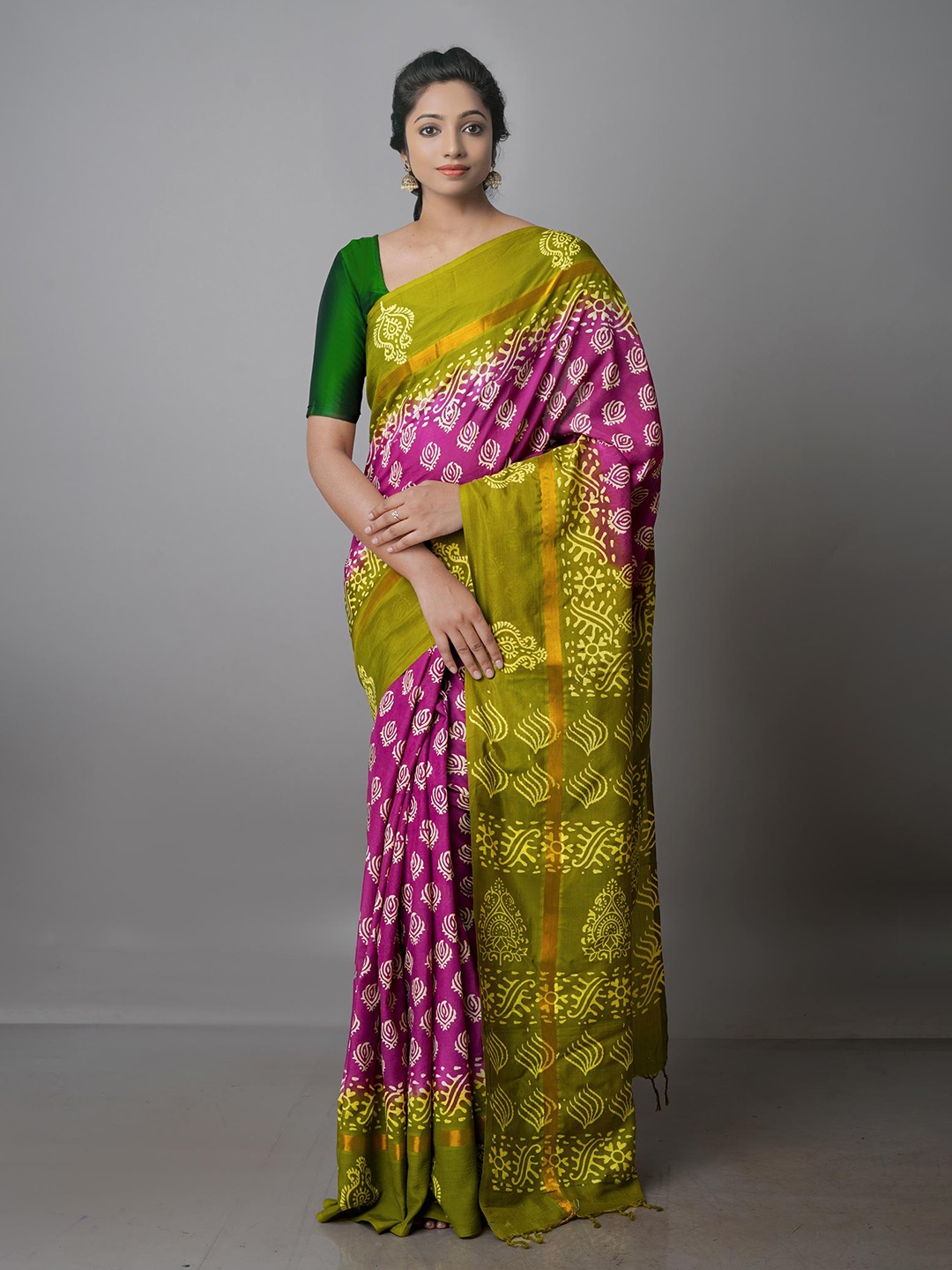 

Unnati Silks Ethnic Motifs Zari Baluchari Saree, Green