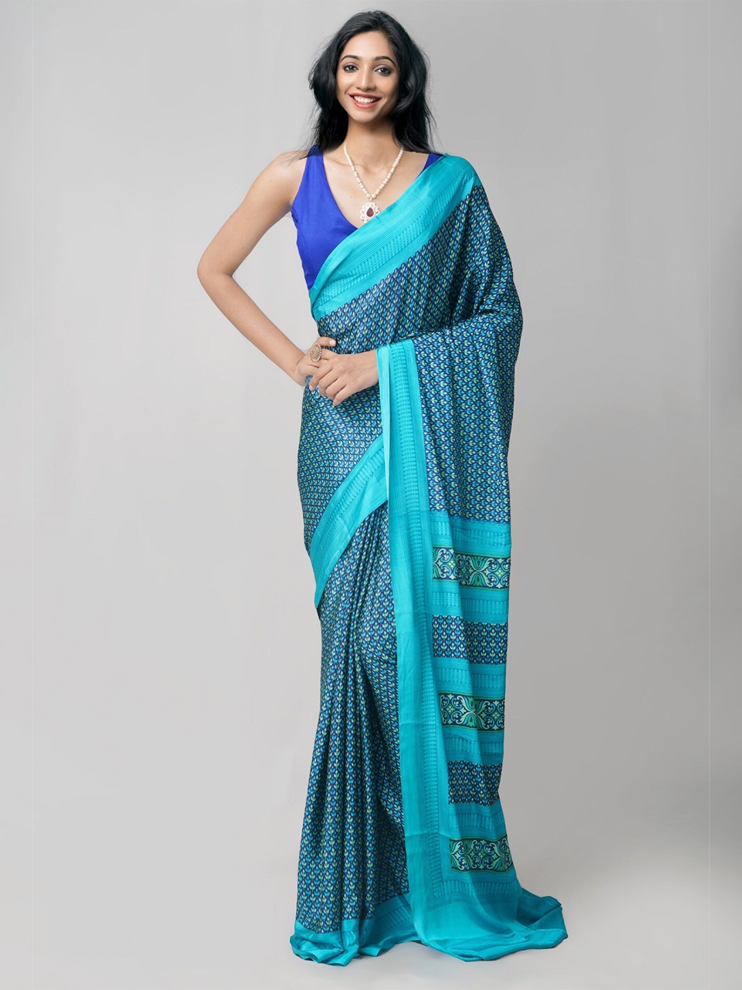 

Unnati Silks Ethnic Motifs Silk Blend Patola Saree With Blouse Piece, Navy blue