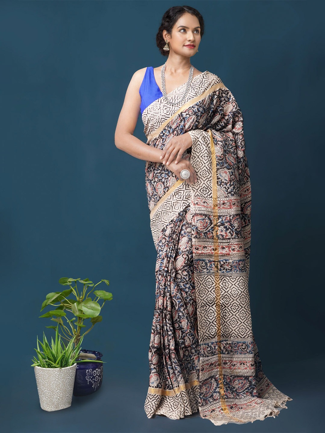 

Unnati Silks Ethnic Motifs Zari Block Print Saree, Black