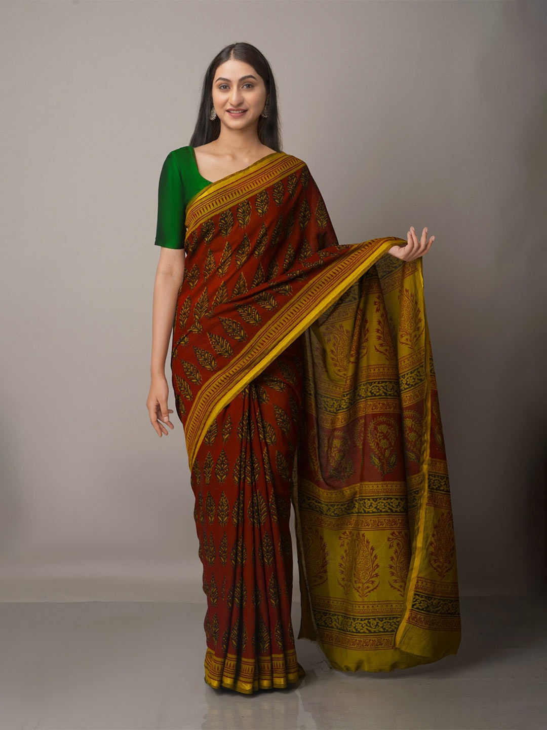 

Unnati Silks Floral Zari Chanderi Saree, Maroon