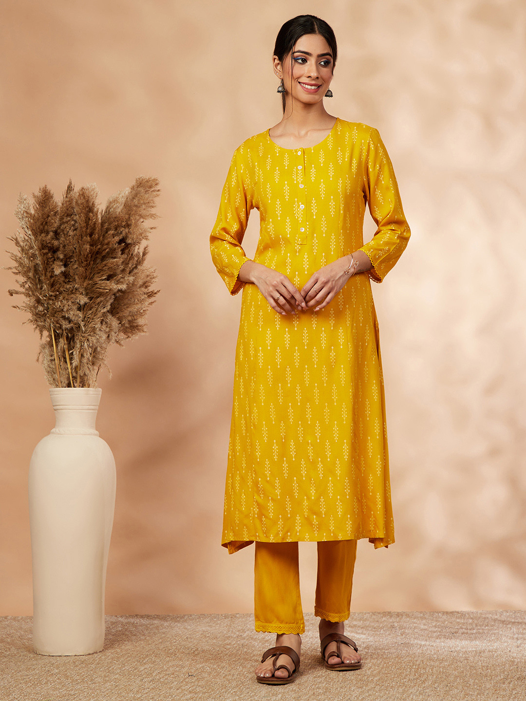

IMARA Floral Printed Regular Kurta with Trousers, Mustard