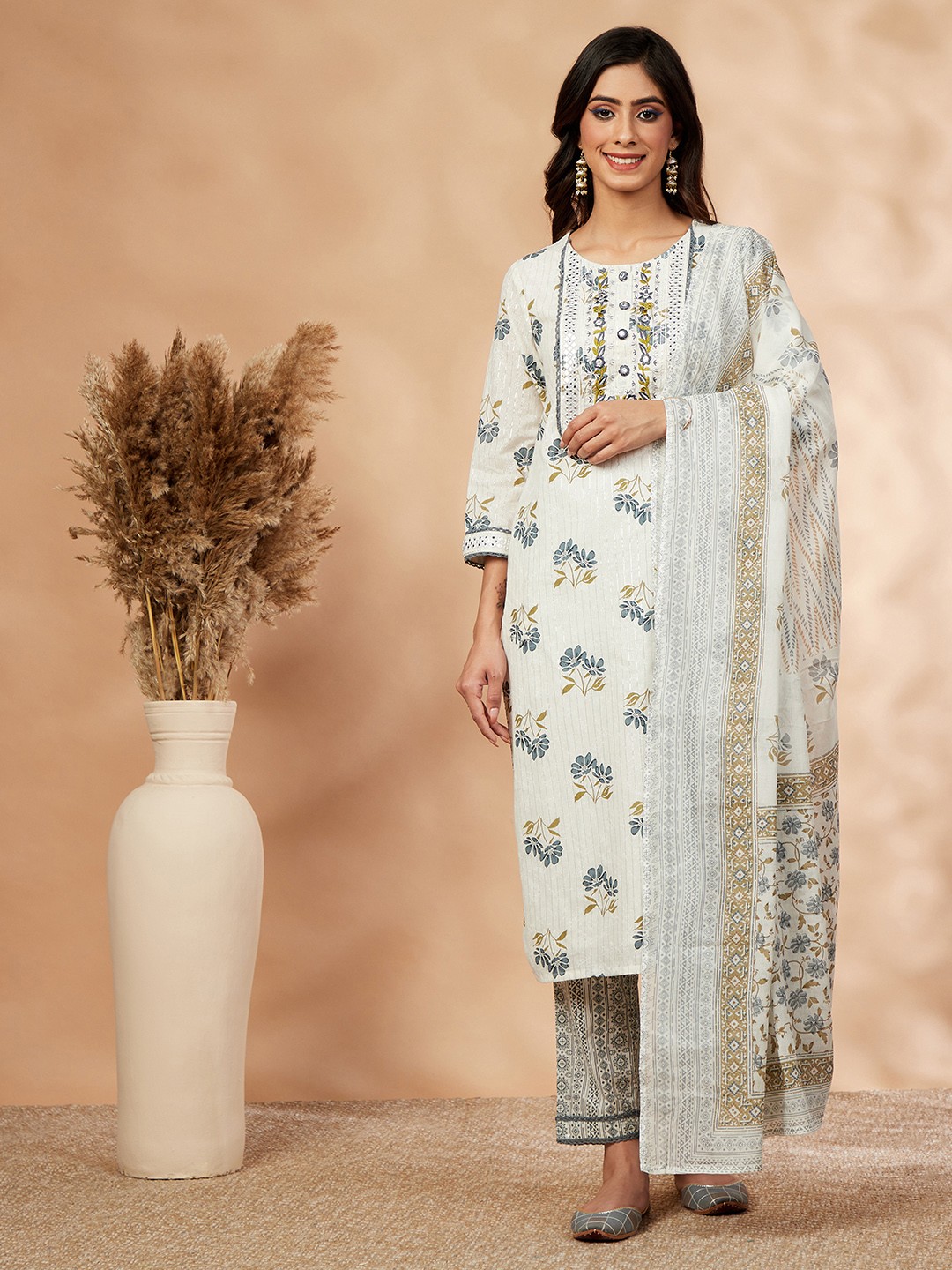 

IMARA Floral Printed Regular Thread Work Kurta with Trousers & With Dupatta, Blue