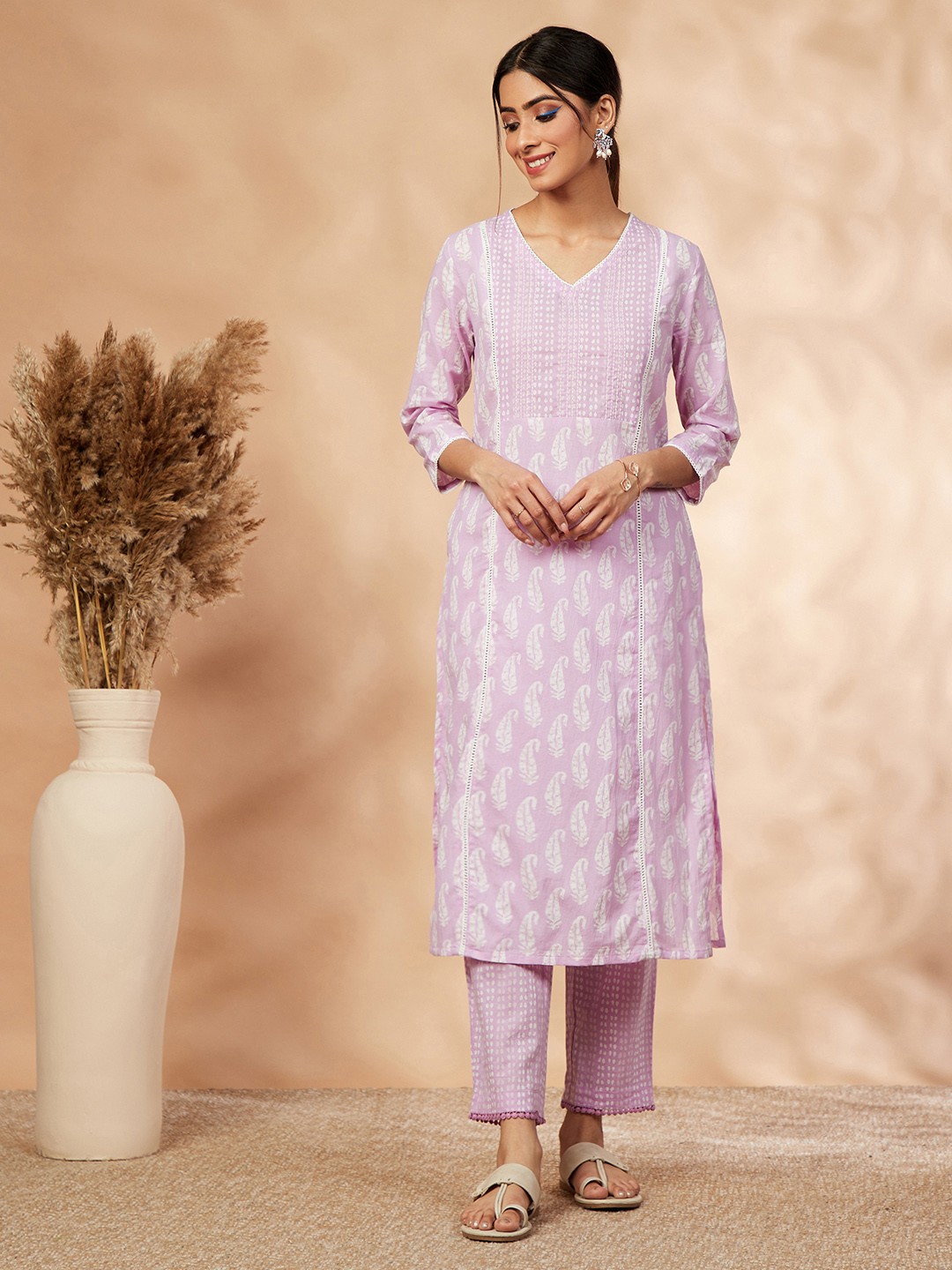 

IMARA Paisley Printed Regular Pure Cotton Kurta with Trousers, Violet