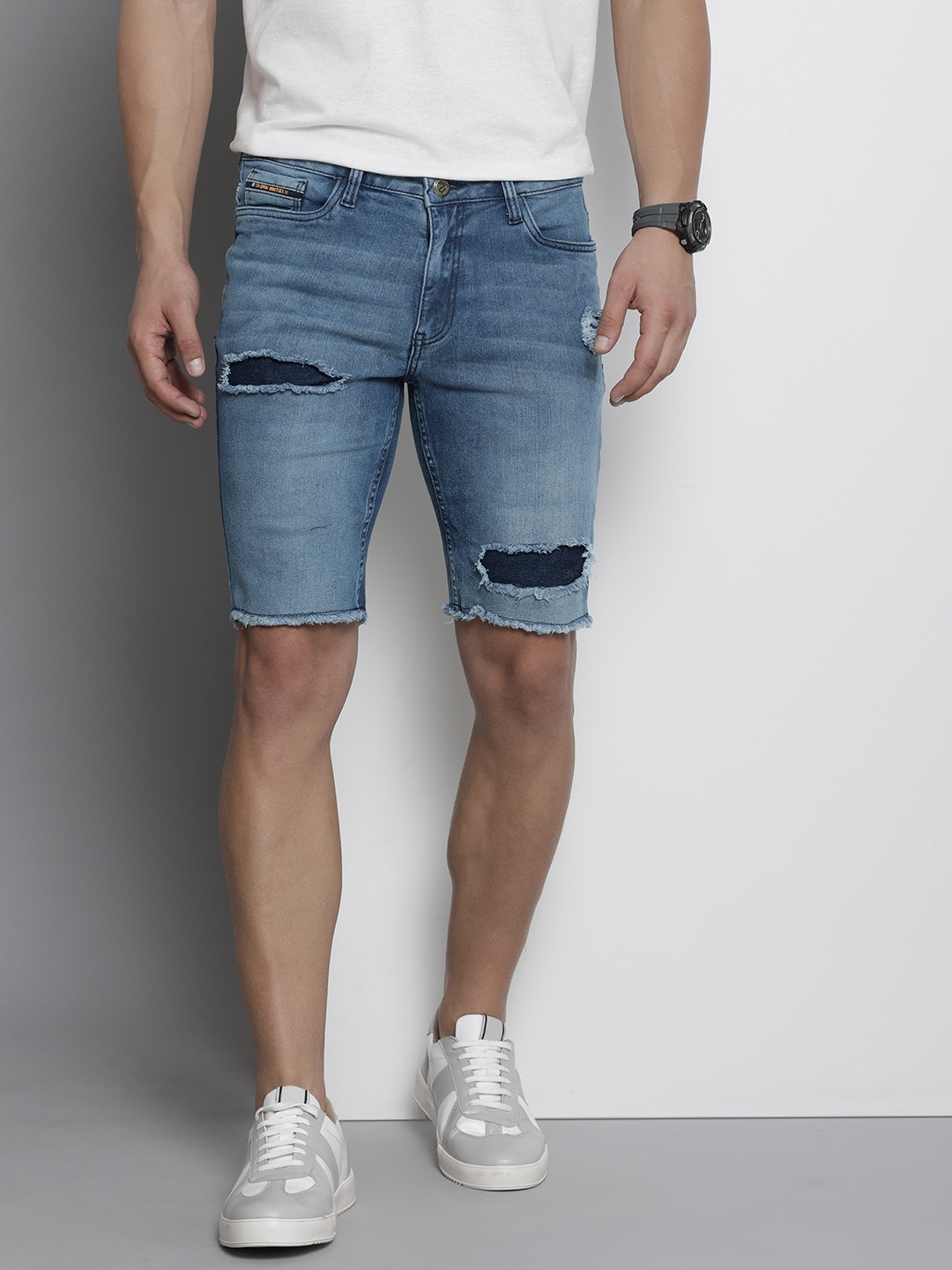 

The Indian Garage Co Men Slim Fit Distressed Denim Shorts, Blue