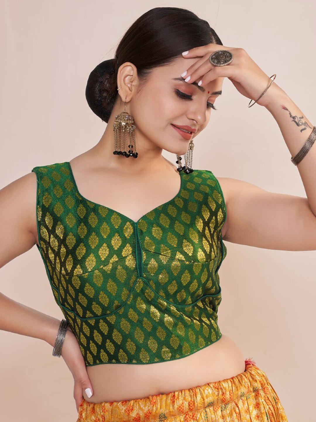 

HIMRISE Jacquard Woven Sleeveless Saree Blouse, Green