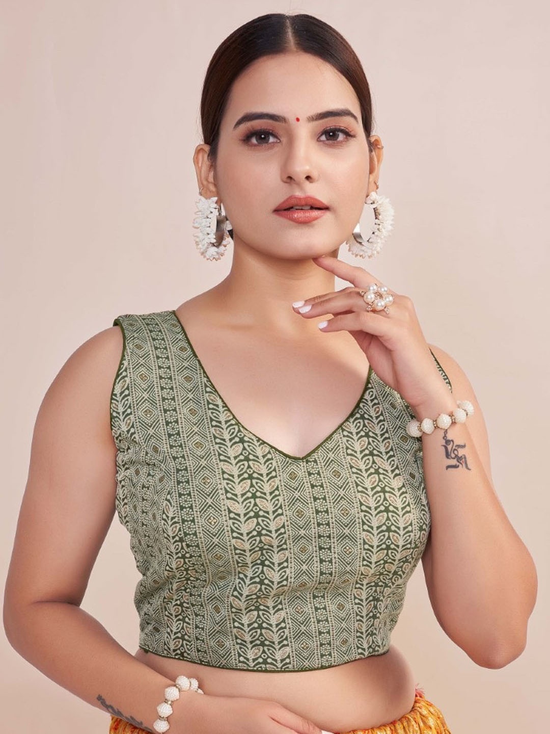 

HIMRISE Printed V-Neck Sleeveless Saree Blouse, Green