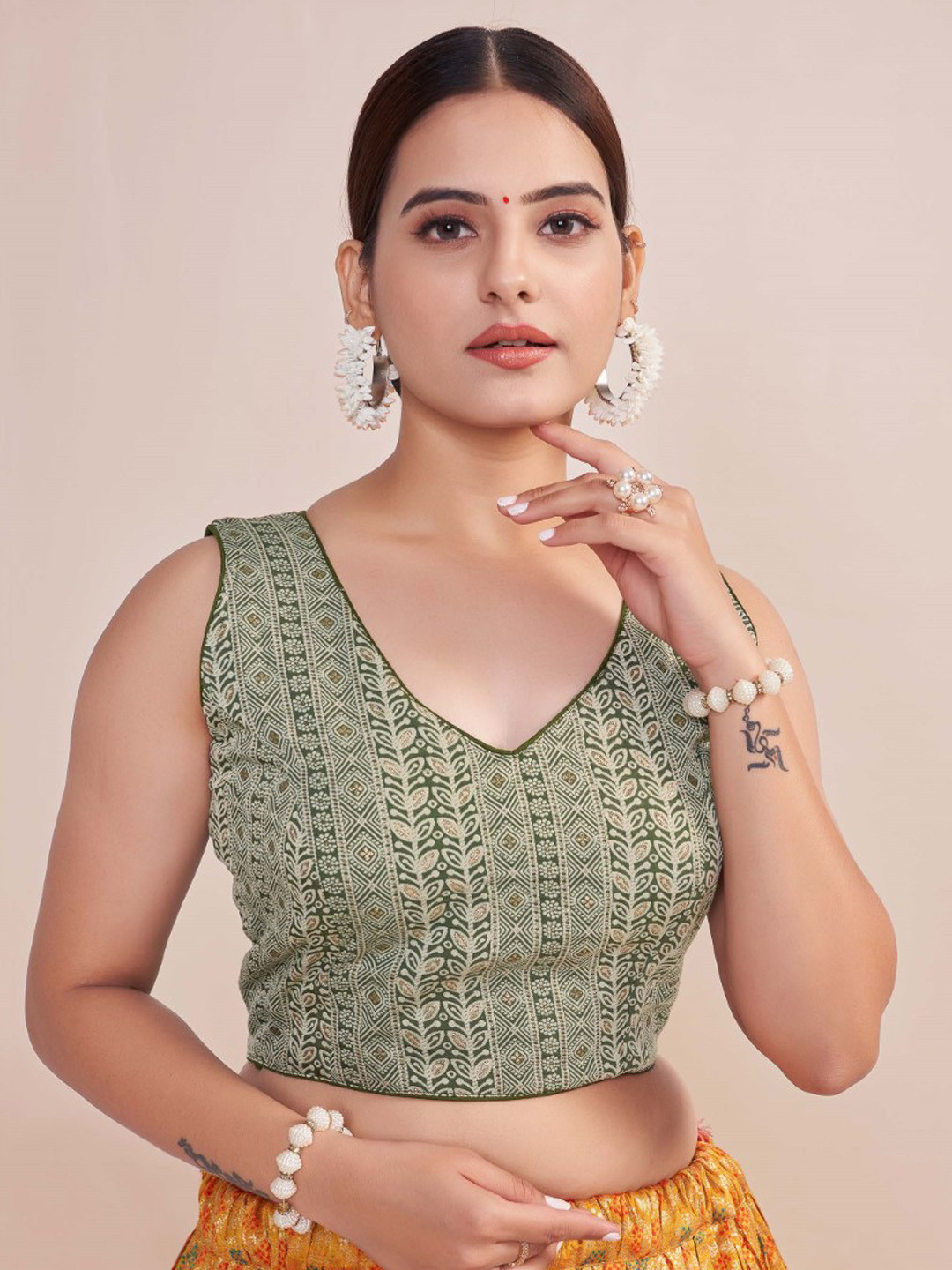 

HIMRISE Printed Saree Blouse, Green