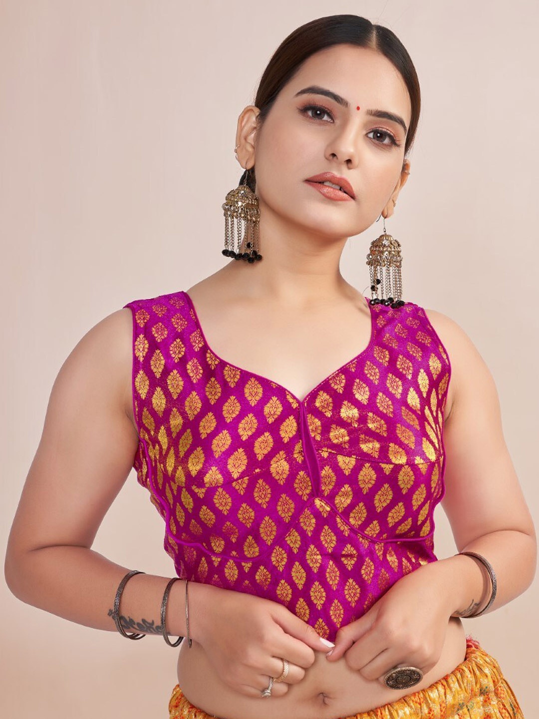 

HIMRISE Jacquard Woven Sleeveless Saree Blouse, Pink