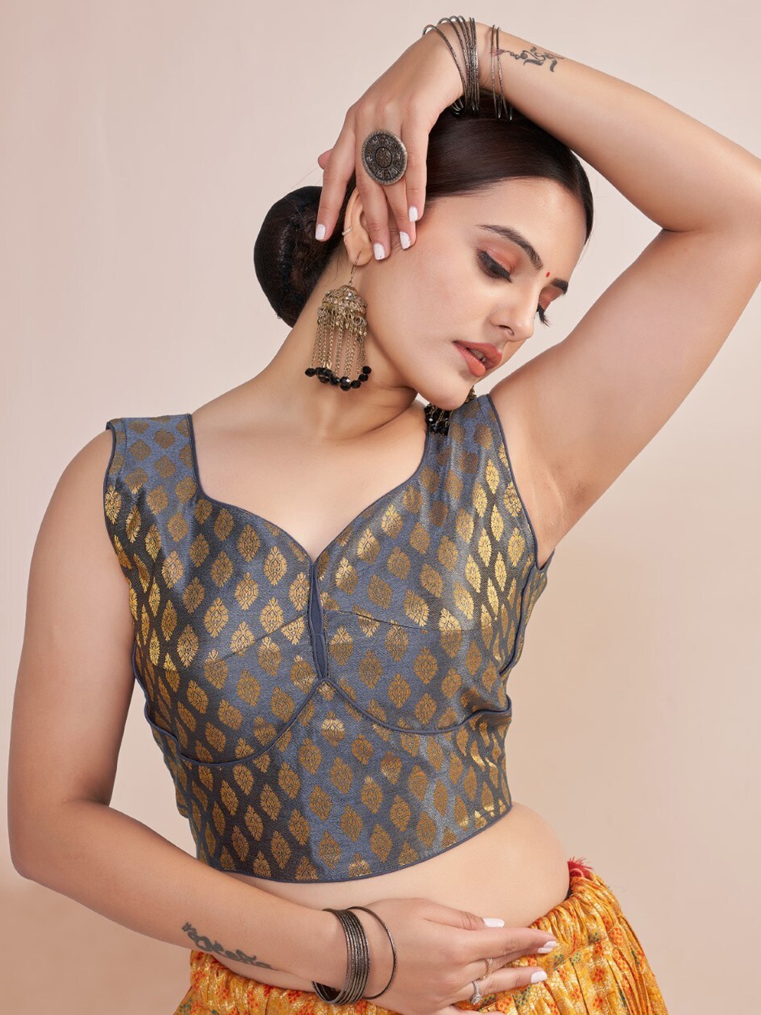 

HIMRISE Jacquard Woven Sleeveless Saree Blouse, Grey