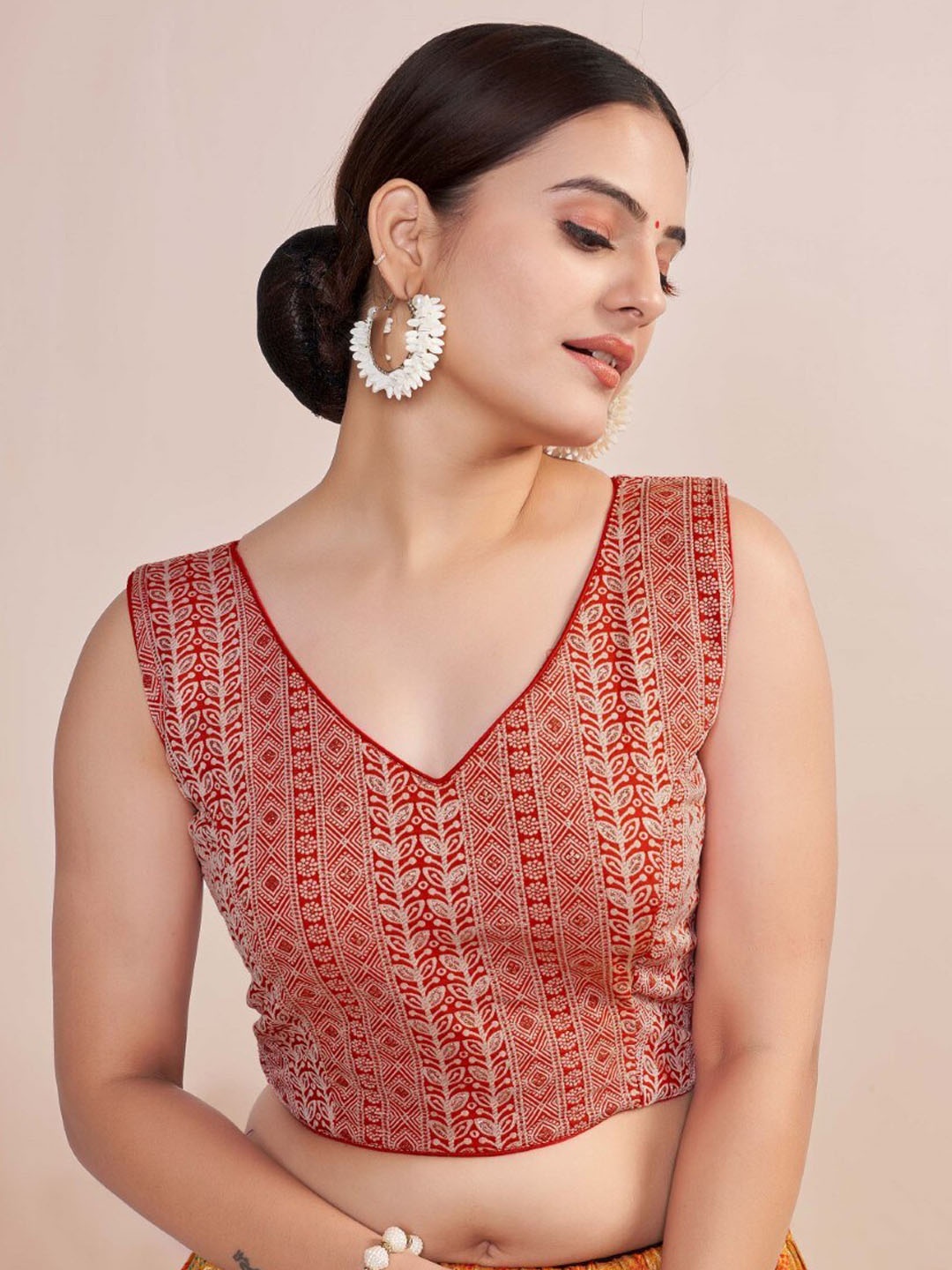 

HIMRISE Printed V-Neck Sleeveless Saree Blouse, Red