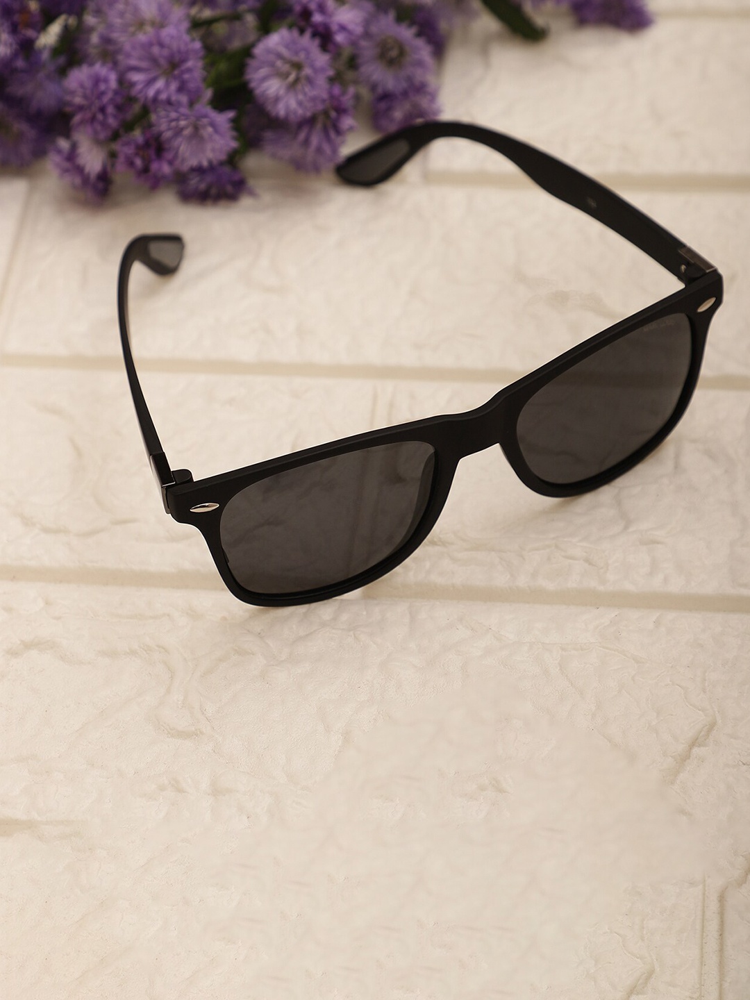 

MARC LOUIS Lens & Wayfarer Sunglasses with Polarised and UV Protected Lens MARC LOUIS 152, Black