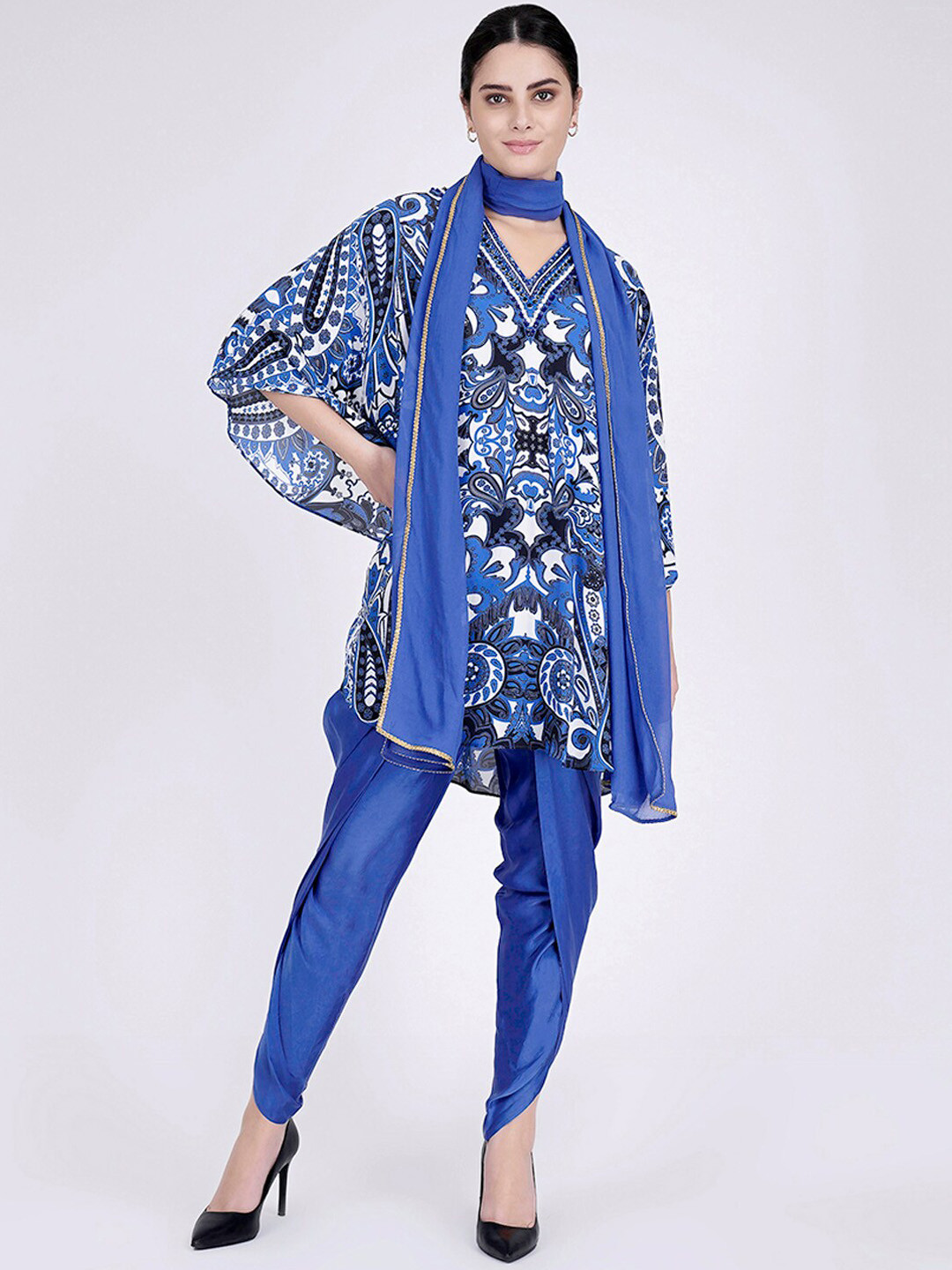 

First Resort by Ramola Bachchan Ethnic Motifs Printed Kaftan Kurti With Salwar & Dupatta, Blue