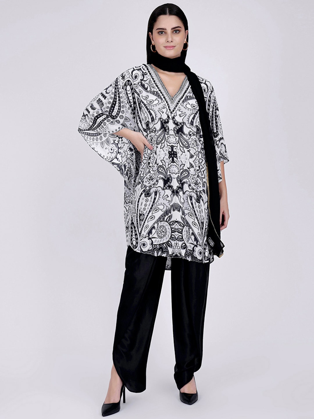 

First Resort by Ramola Bachchan Ethnic Motifs Printed Kaftan Kurti With Salwar & Dupatta, Black