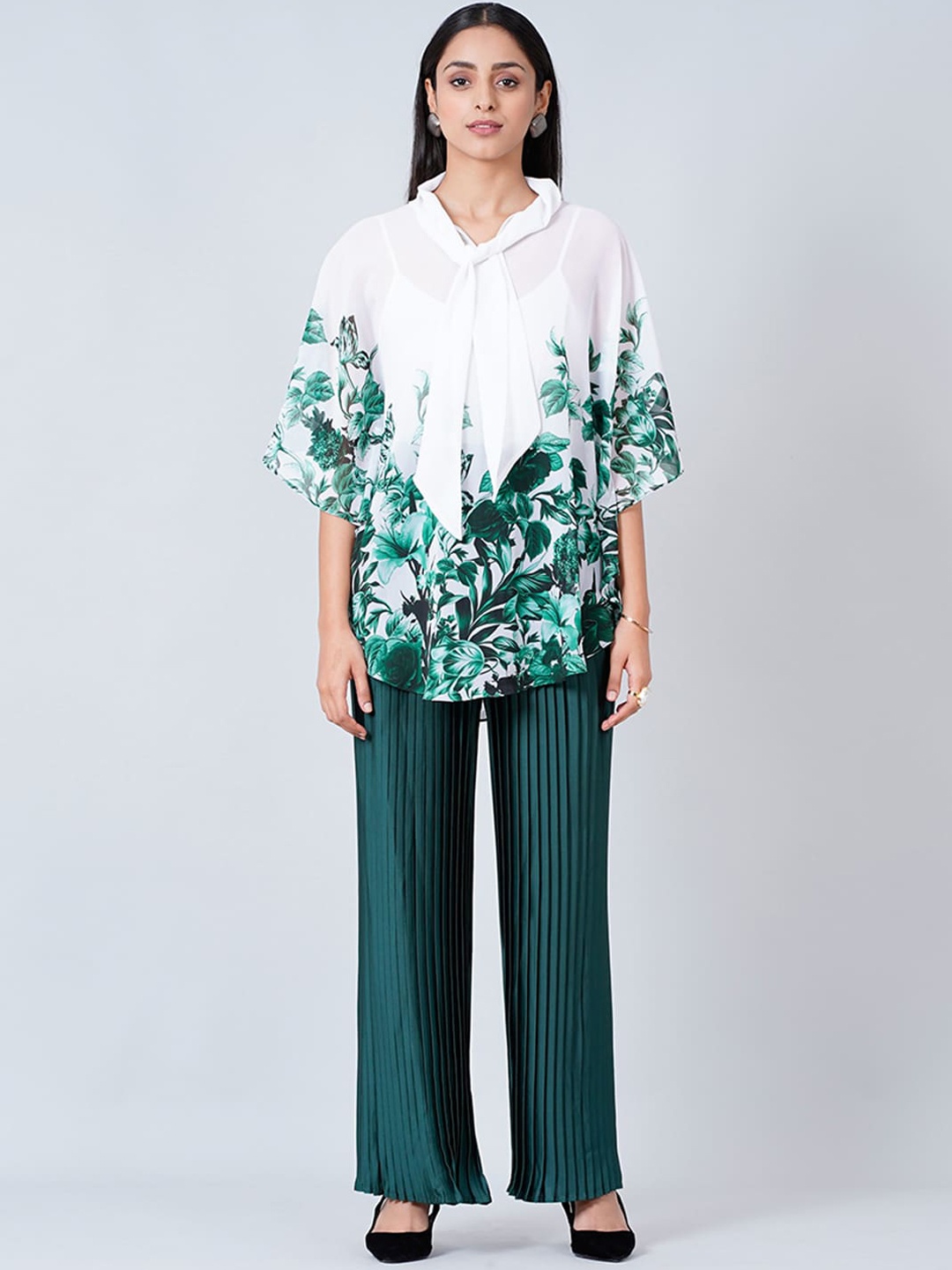 

First Resort by Ramola Bachchan Floral Printed Top With Pleated Palazzo, Green