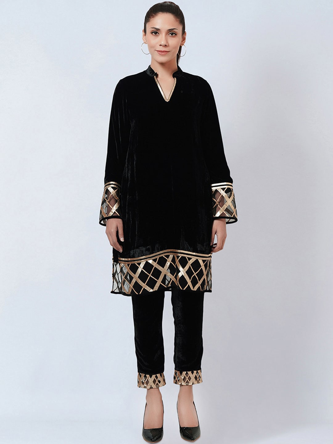 

First Resort by Ramola Bachchan Mandarin Collar Gotta Patti Kurta With Trousers, Black