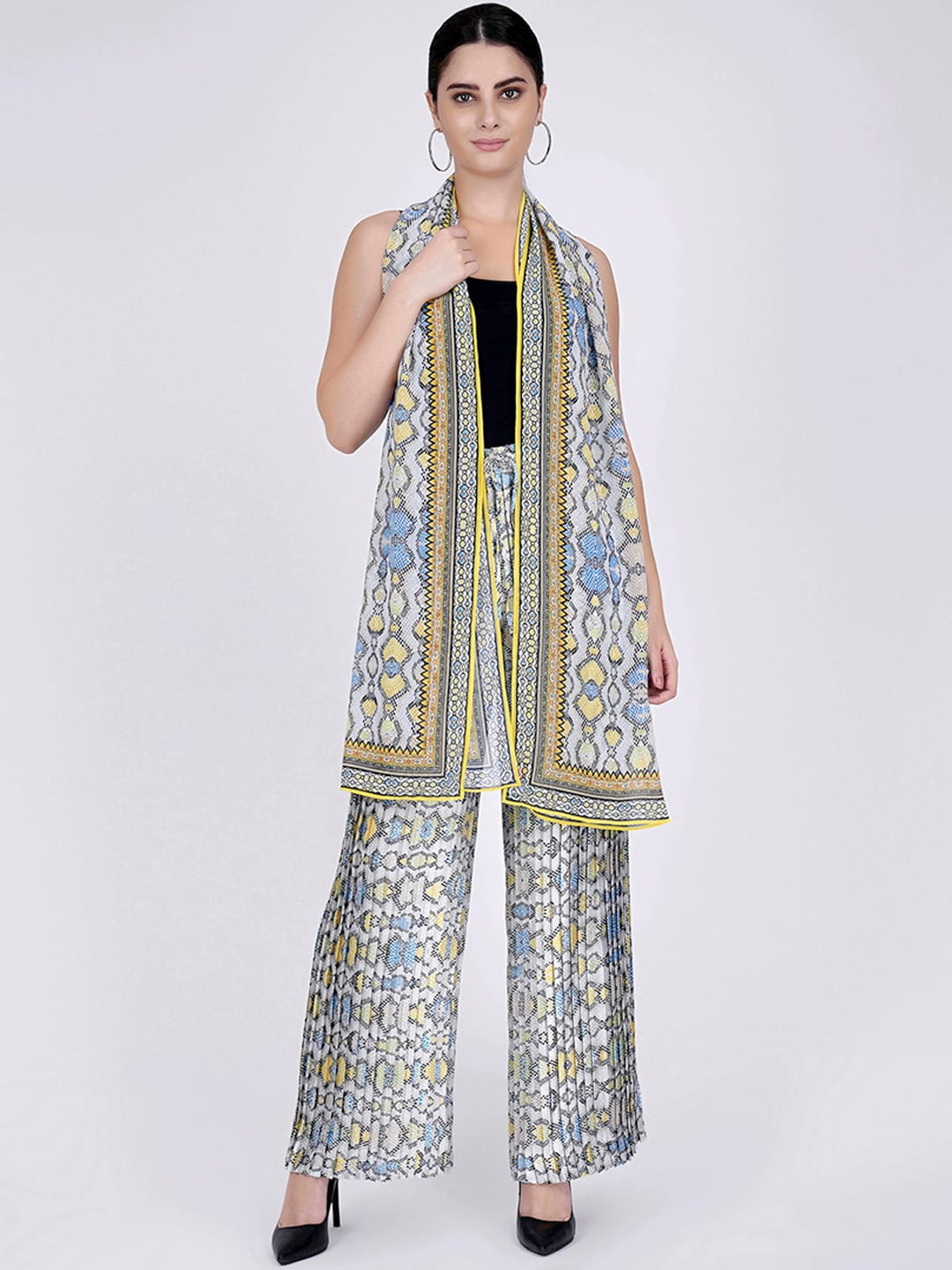 

First Resort by Ramola Bachchan Ethnic Motifs Printed Ethnic Palazzos With Stole, Yellow