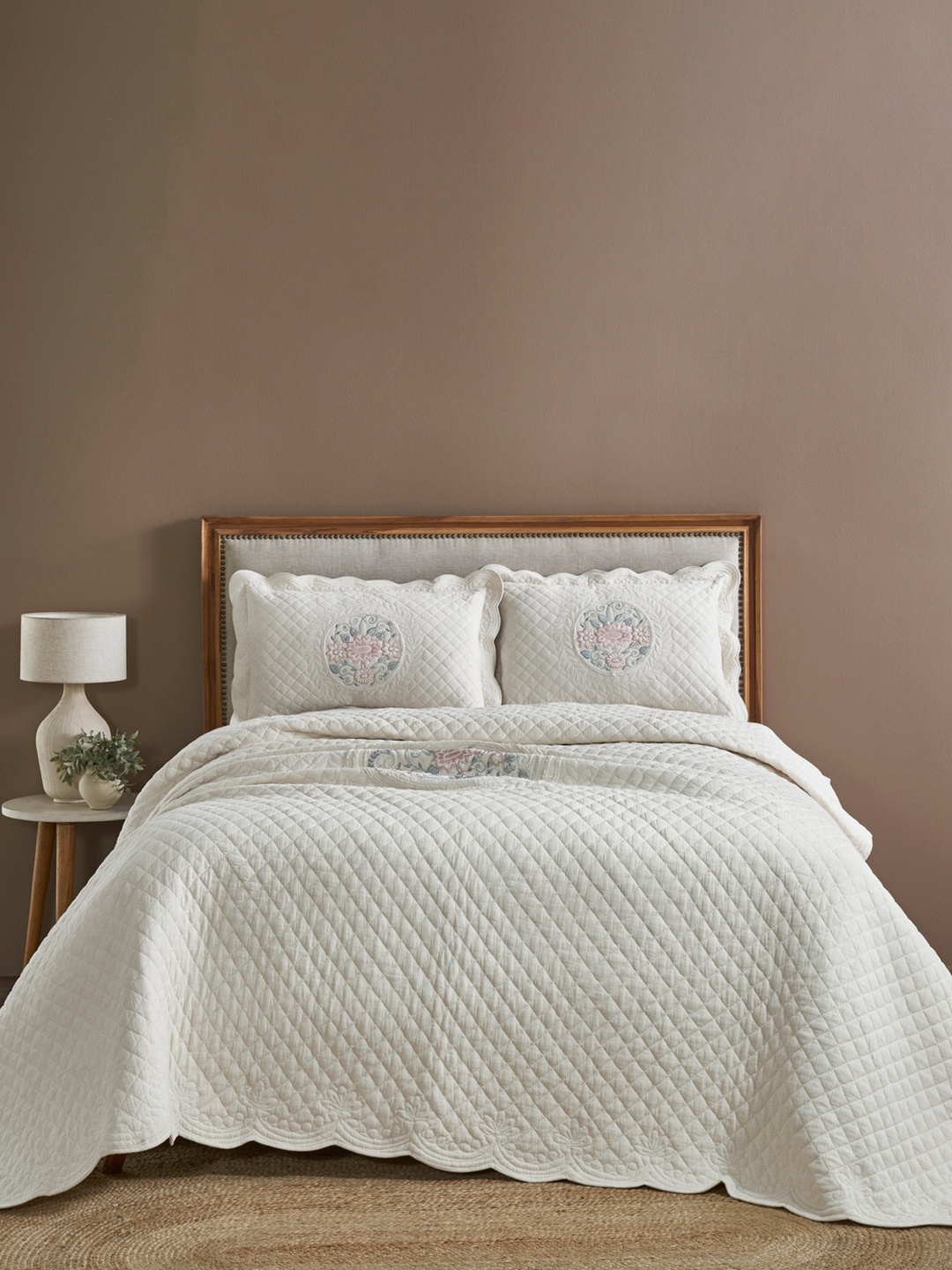 

HOUMN Minerva Pink & White 3 Pieces Embroidered Cotton Double Queen Bedding Set