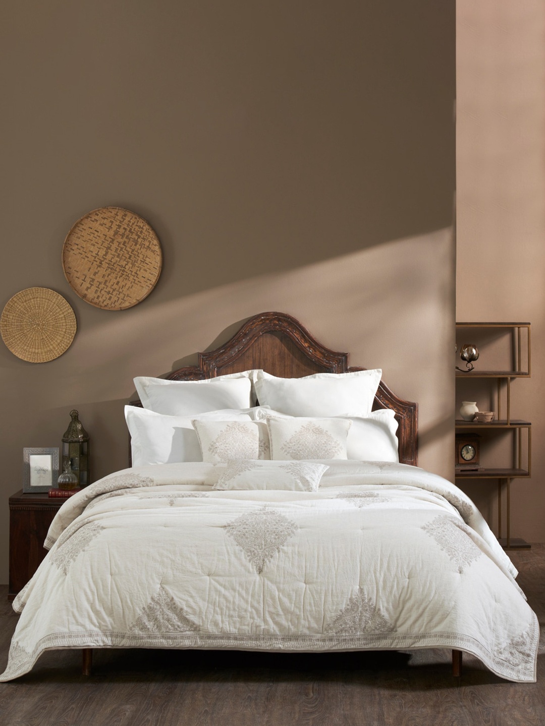 

HOUMN Brown & White Embroidered Cotton Double Queen Bedding Set