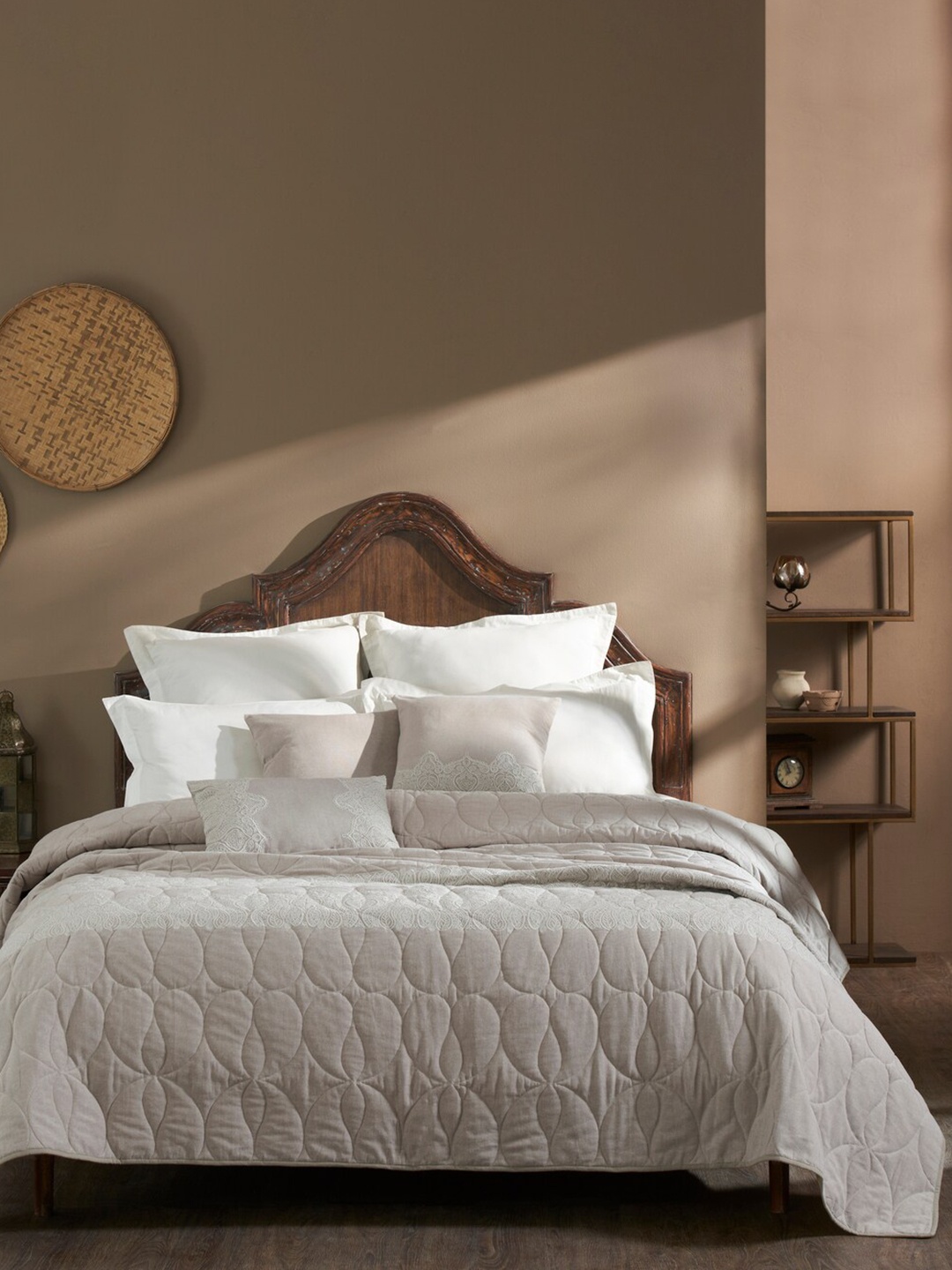 

HOUMN Carp Off White Embroidered Bedding Set