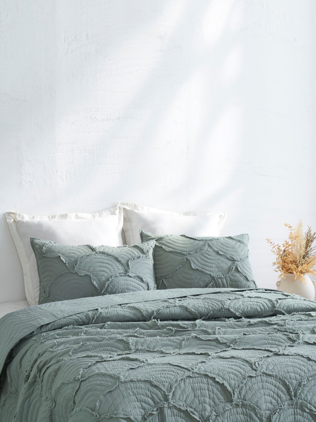 

HOUMN Anchovy Green 3 Pieces Embellished Cotton Double Queen Bedding Set