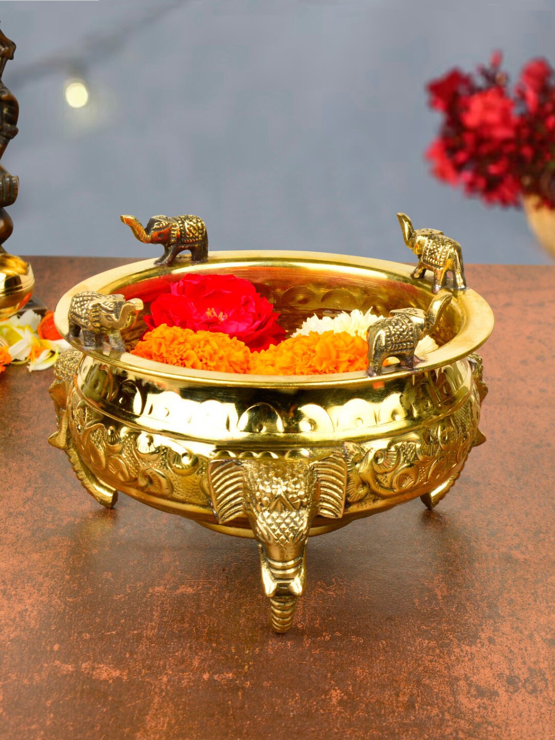 

StyleMyWay Gold-Toned Elephant Design Decorative Bowl
