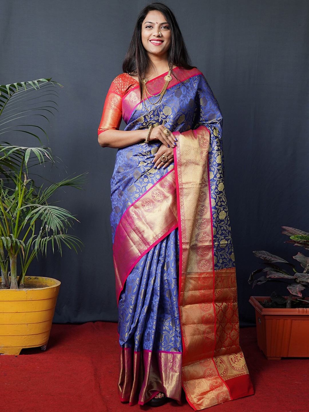 

AVANTIKA FASHION Floral Pure Silk Kanjeevaram Zari Saree With Blouse Piece, Blue