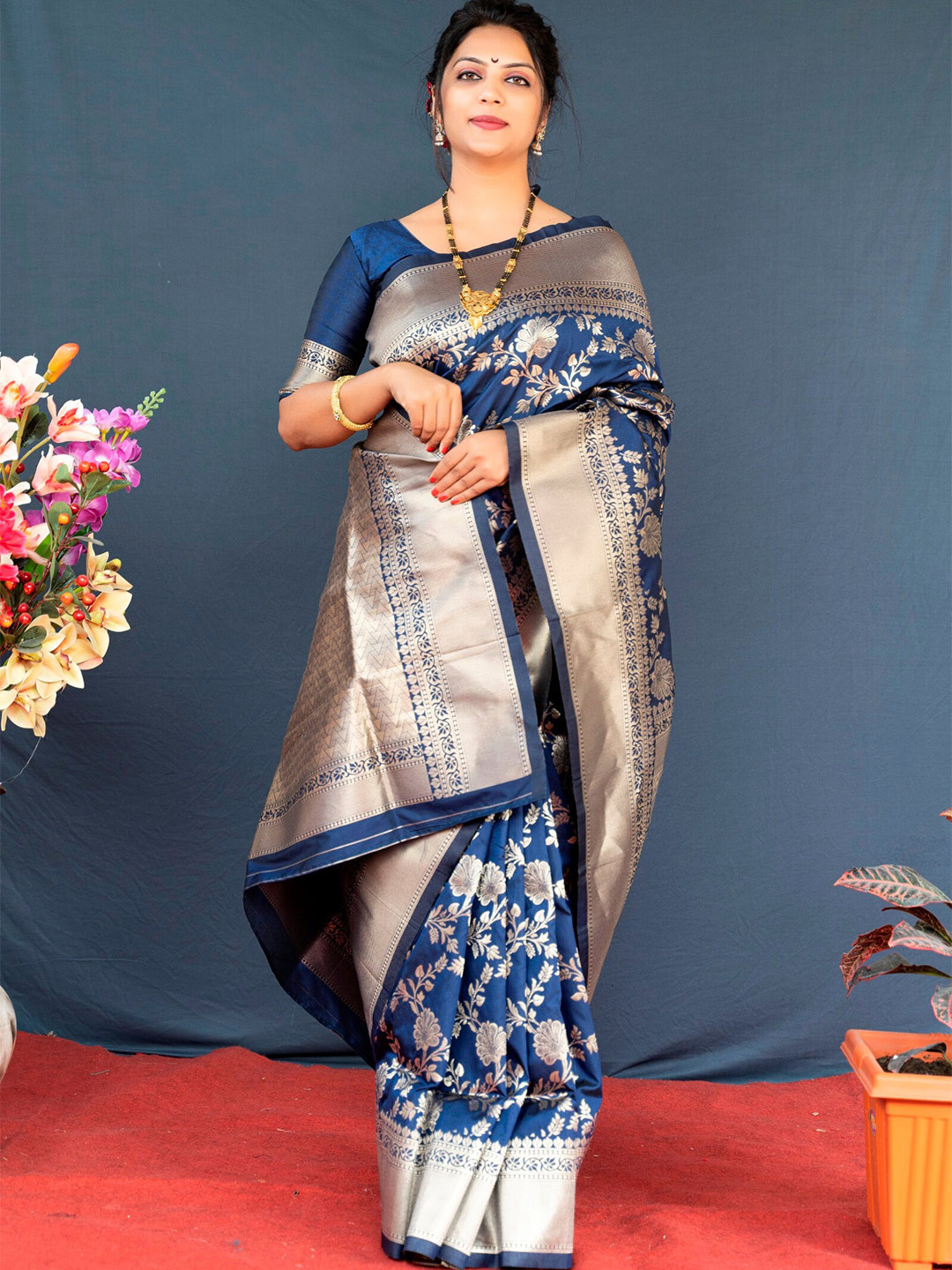 

AVANTIKA FASHION Floral Pure Silk Banarasi Zari Saree With Blouse Piece, Blue