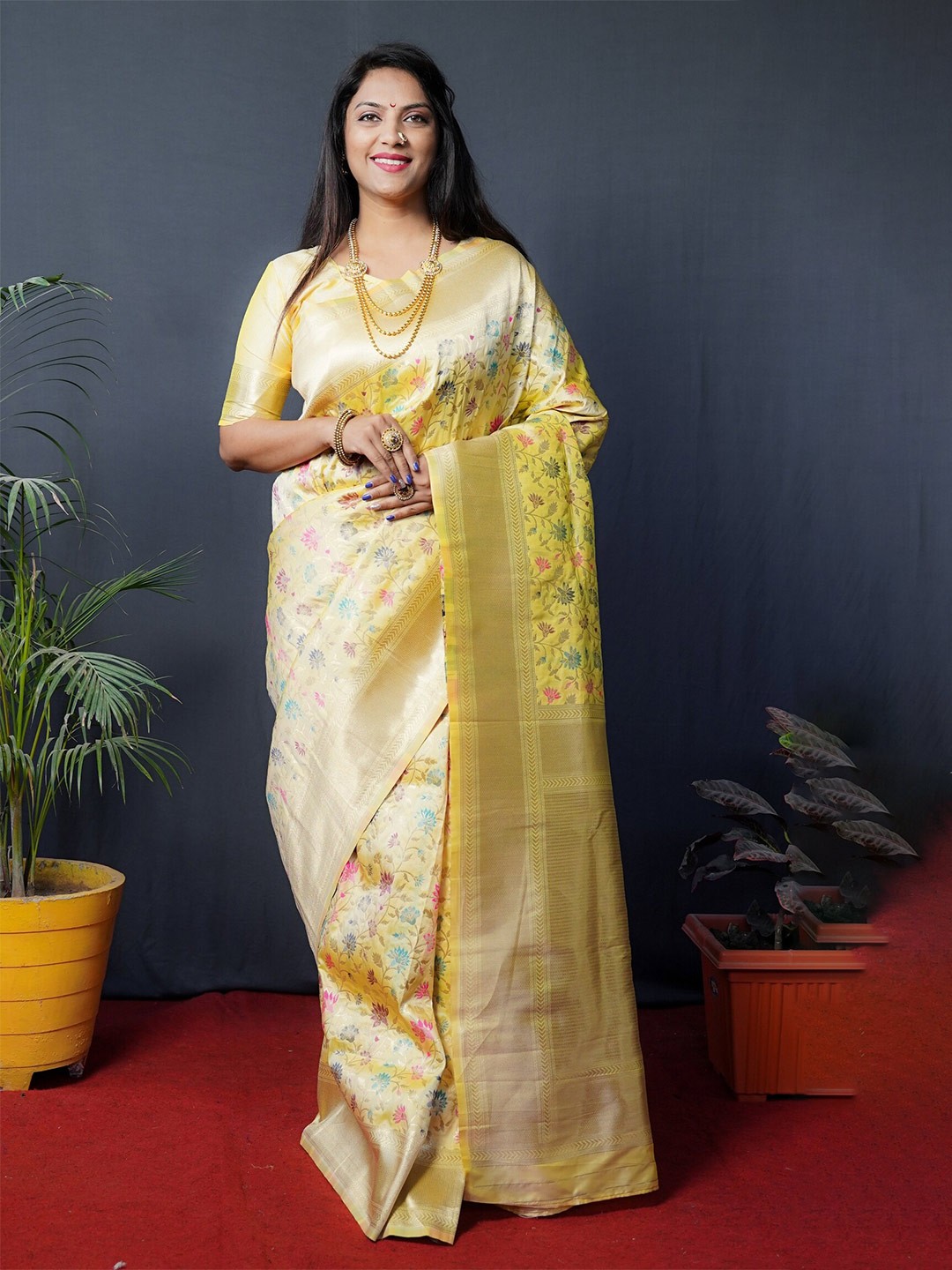 

AVANTIKA FASHION Floral Woven Design Zari Pure Silk Banarasi Saree, Yellow