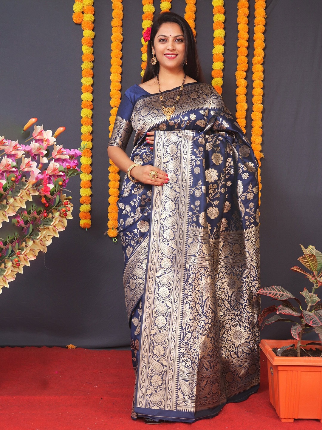 

AVANTIKA FASHION Floral Woven Design Zari Pure Silk Banarasi Saree, Blue
