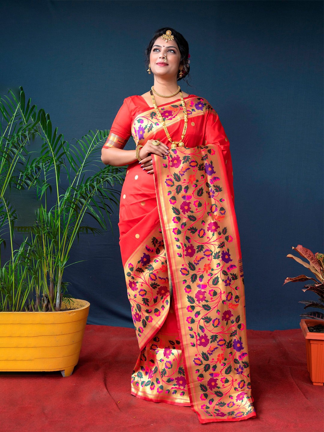 

AVANTIKA FASHION Polka Dots Woven Design Zari Pure Silk Paithani Saree, Red