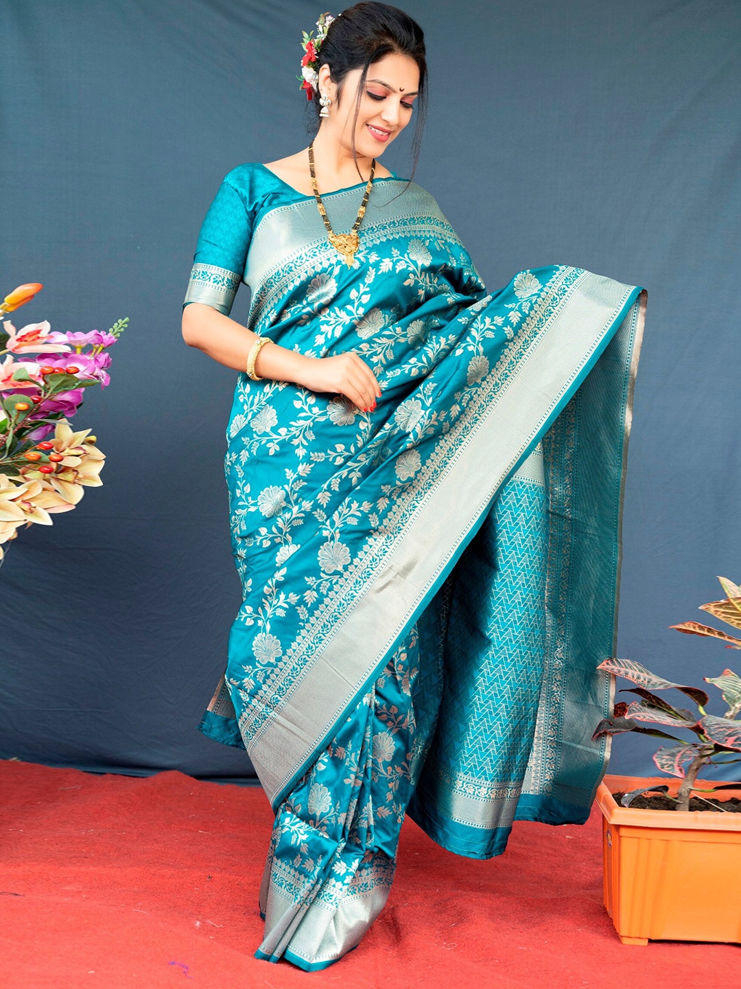 

AVANTIKA FASHION Floral Pure Silk Banarasi Zari Saree With Blouse Piece, Blue