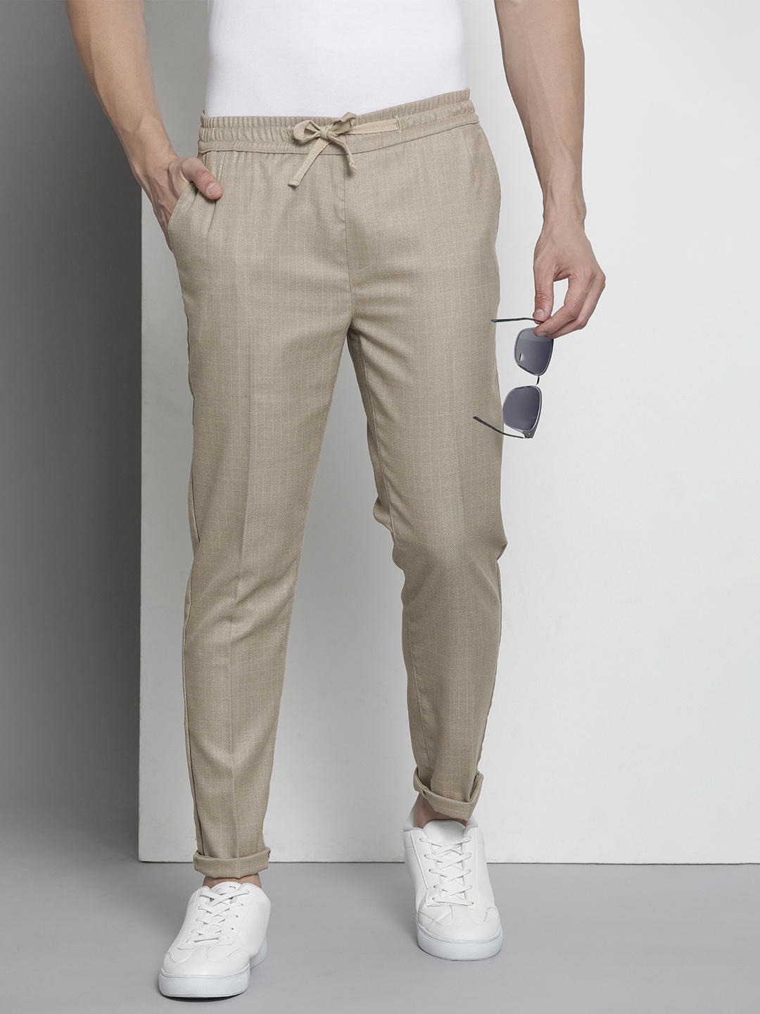 

The Indian Garage Co Men Self Design Chinos Trousers, Beige