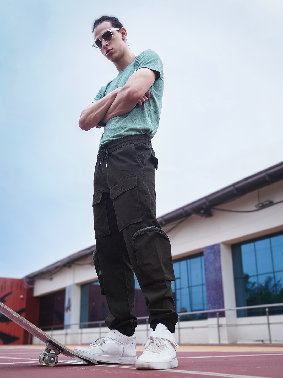 

The Indian Garage Co Men Regular Fit Cargos, Olive