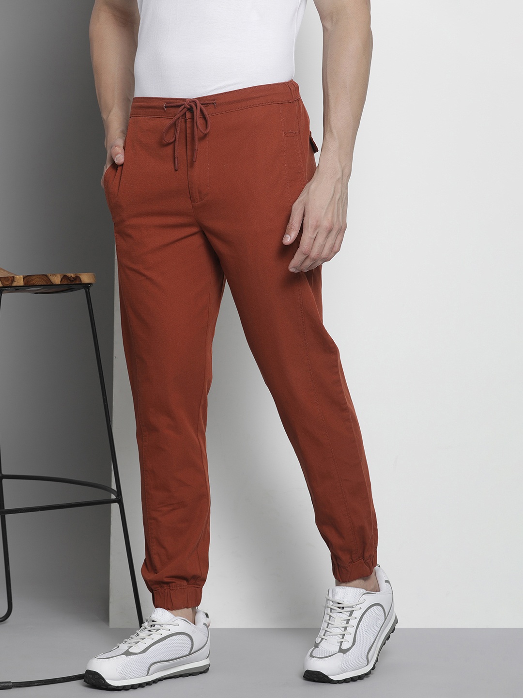 

The Indian Garage Co Men Regular Fit Joggers, Orange