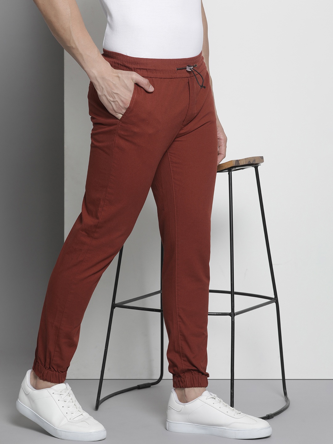 

The Indian Garage Co Men Slim Fit Joggers, Orange